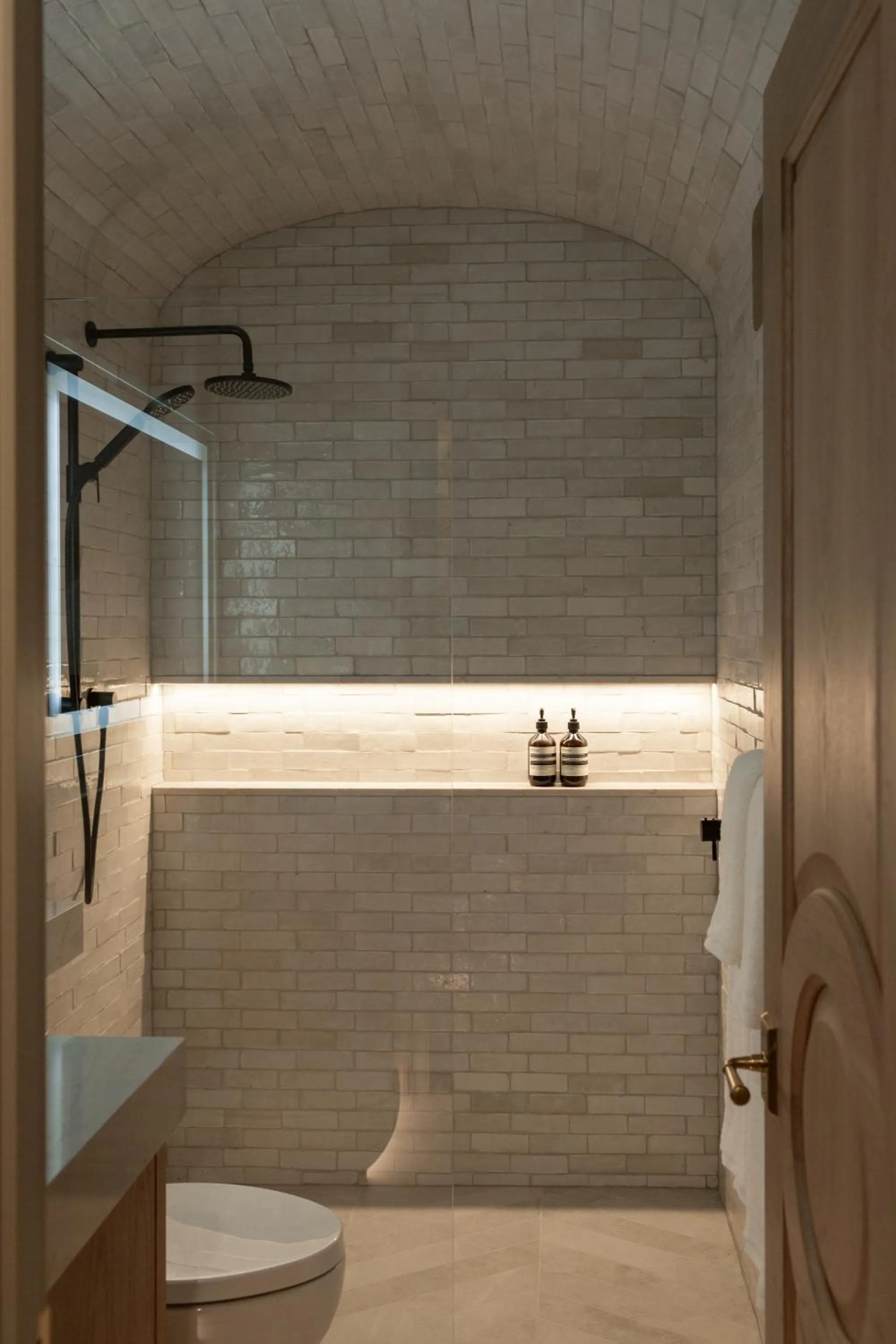 Shower in Kat Florence Hotels