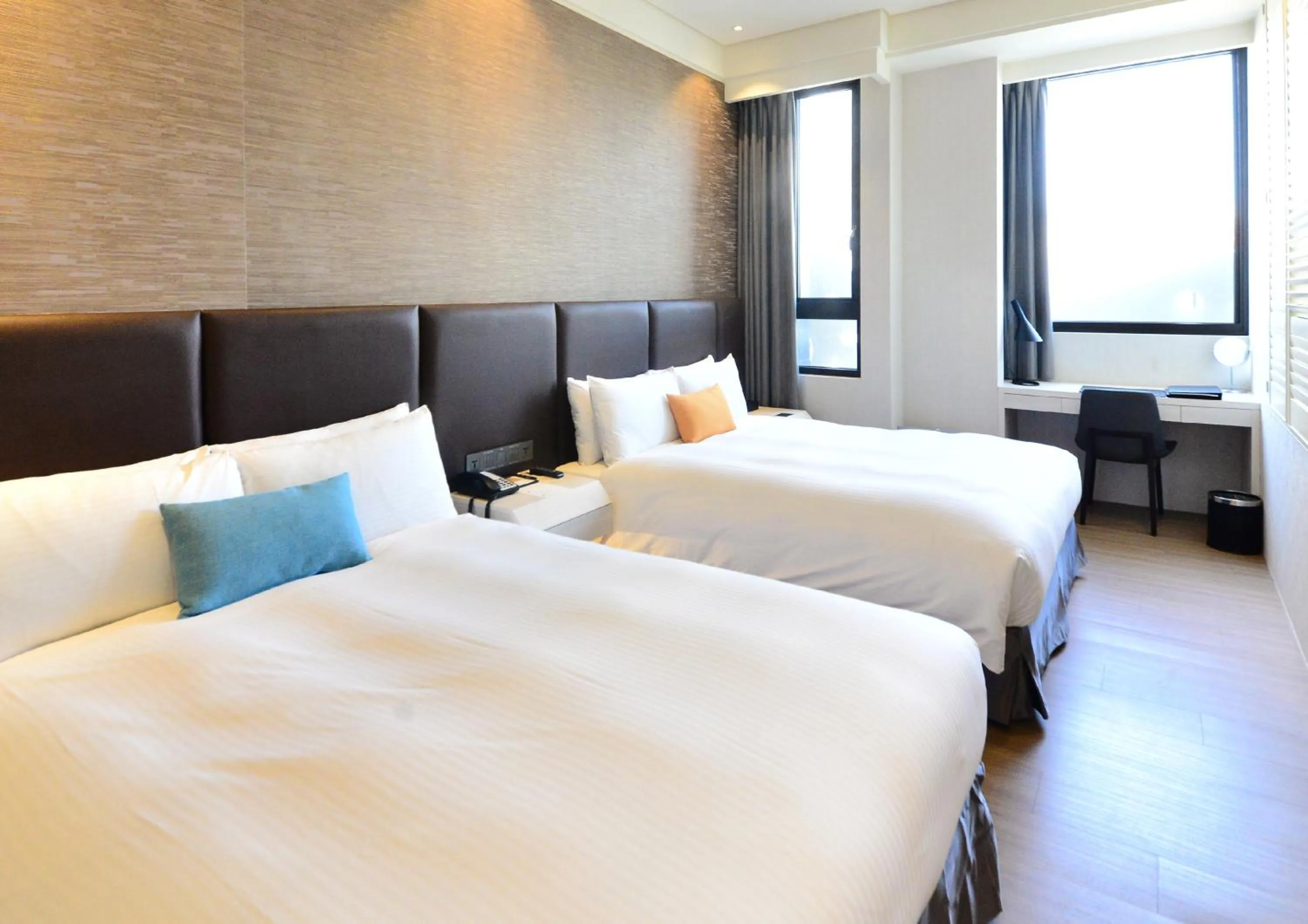 Day, Bed in Treeart Hotel