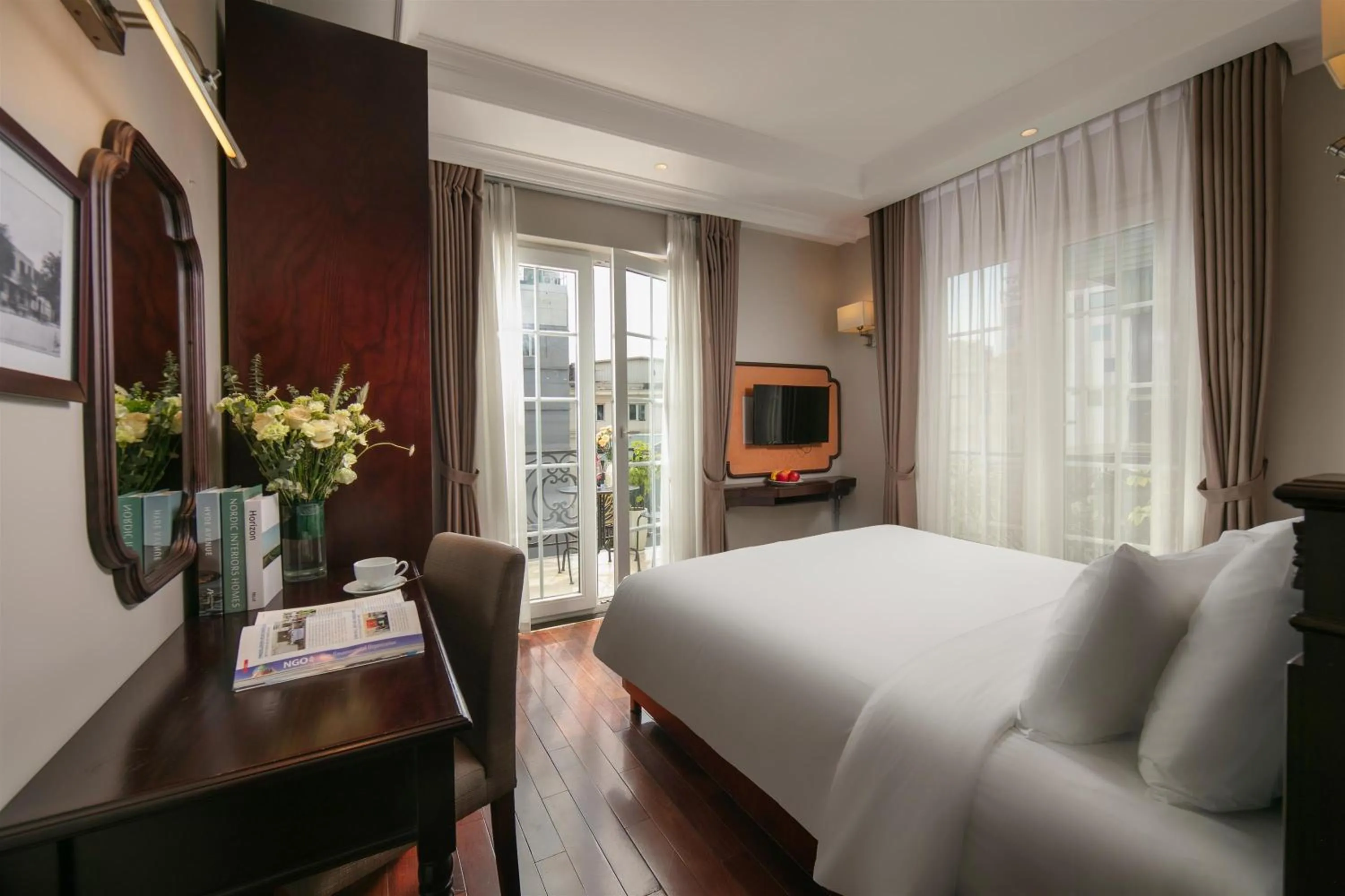 Photo of the whole room, Bed in Sunline Central Hotel