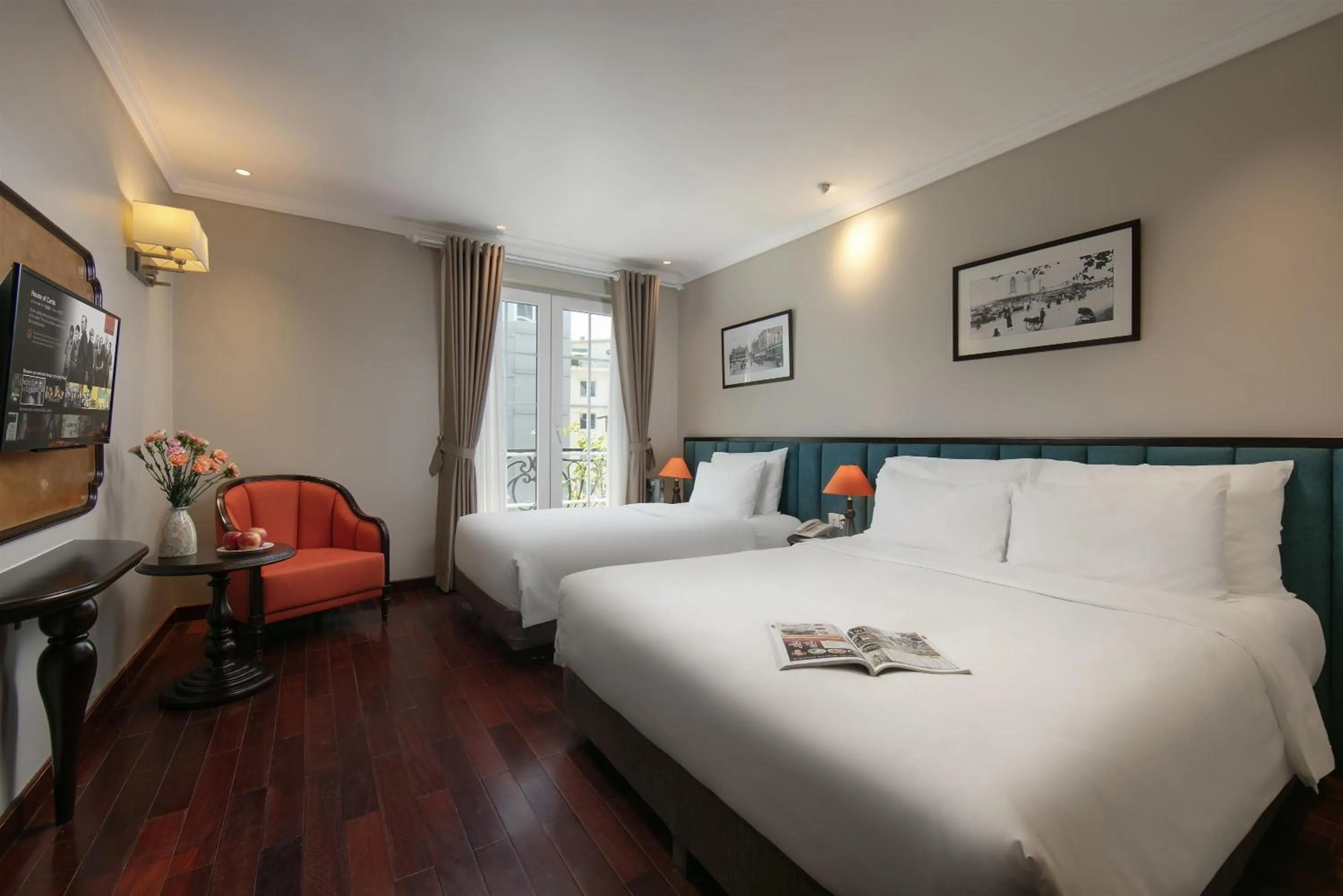 Photo of the whole room, Bed in Sunline Central Hotel