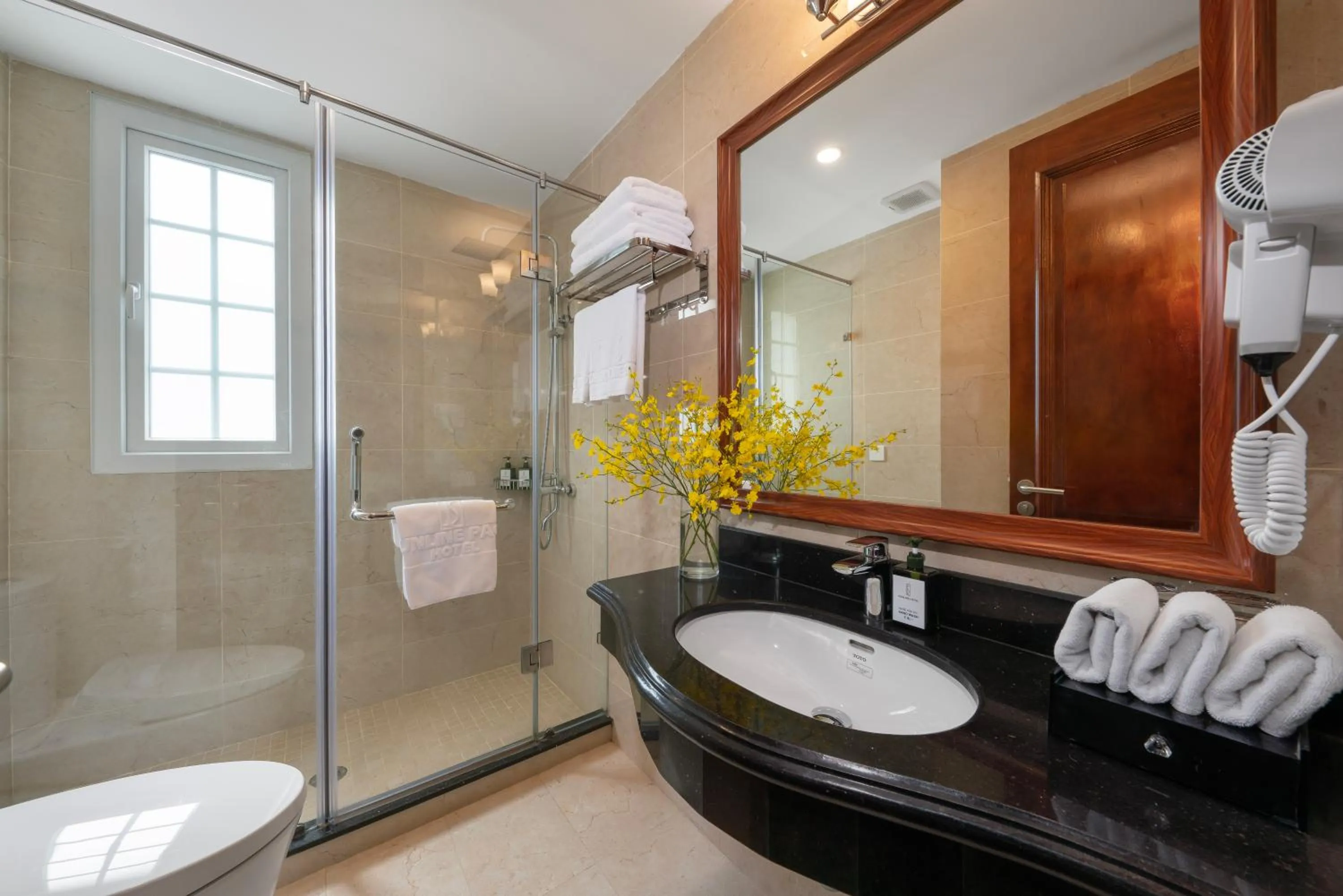 Bathroom in Sunline Central Hotel