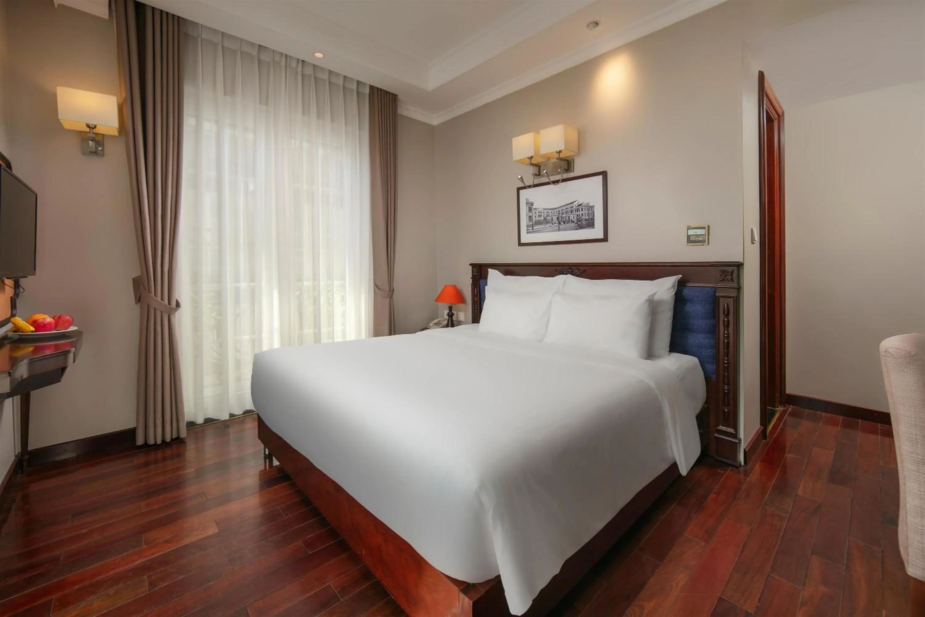 Photo of the whole room, Bed in Sunline Central Hotel