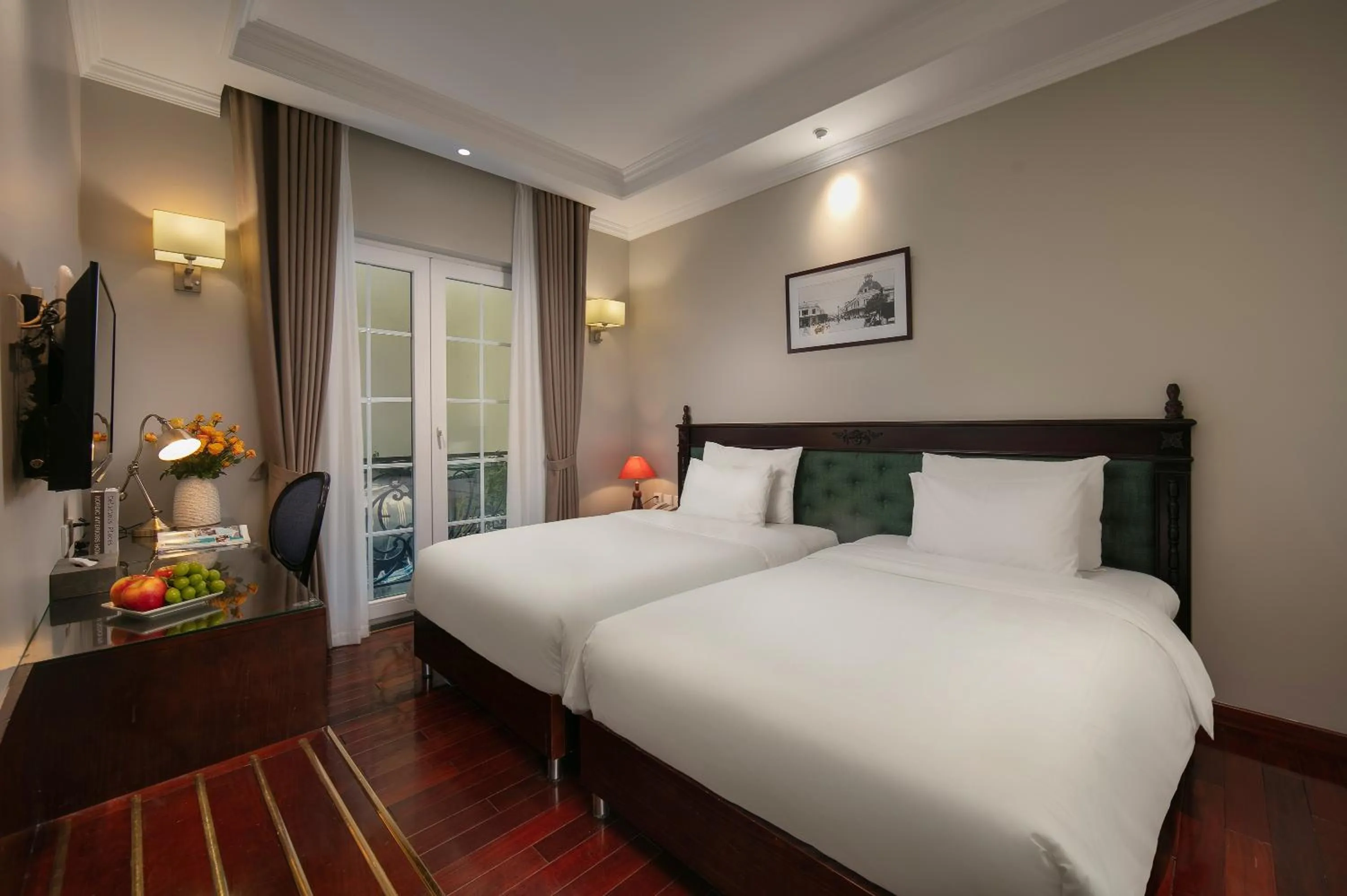 Photo of the whole room, Bed in Sunline Central Hotel