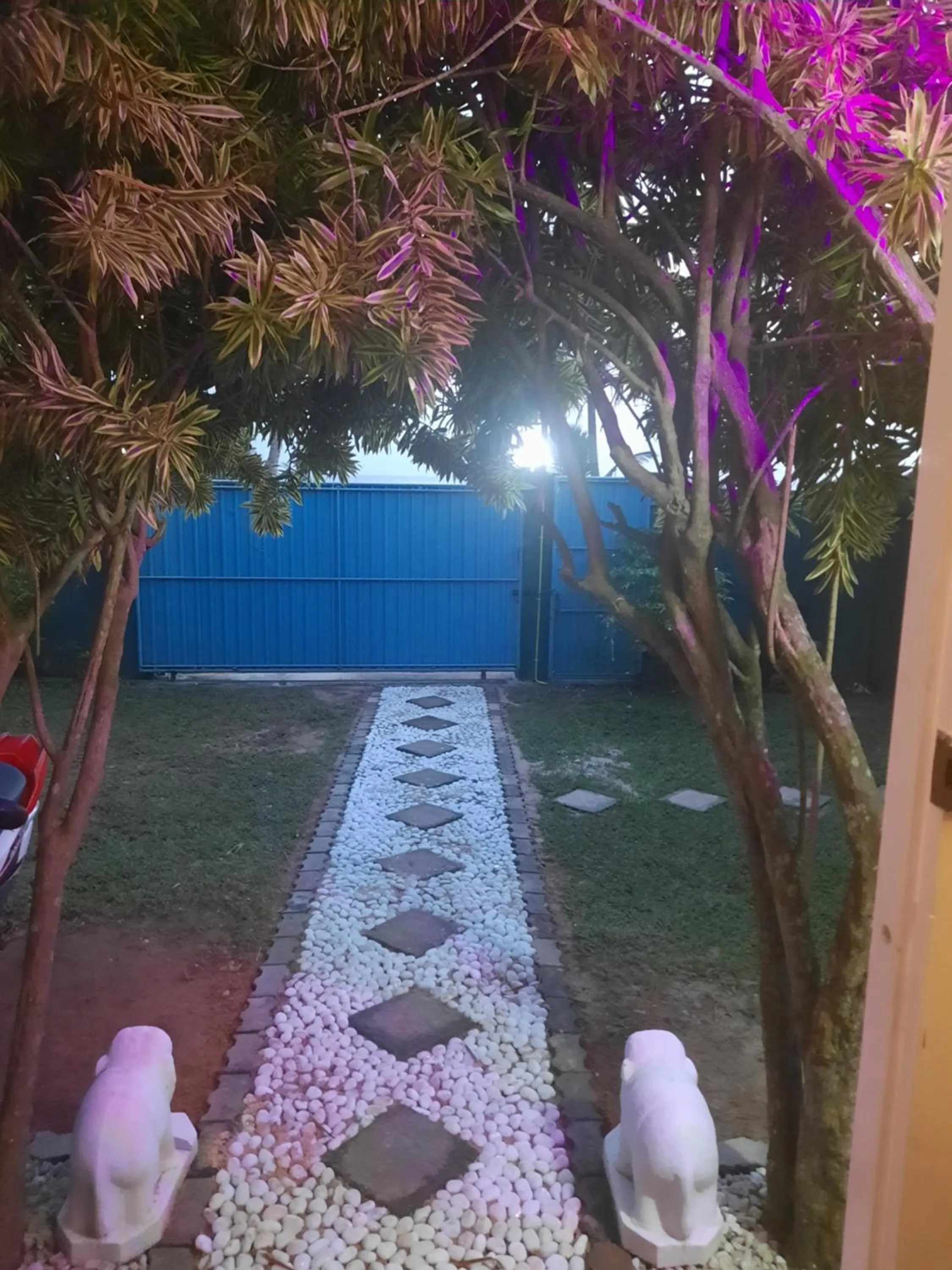 White Surfing Beach Resort