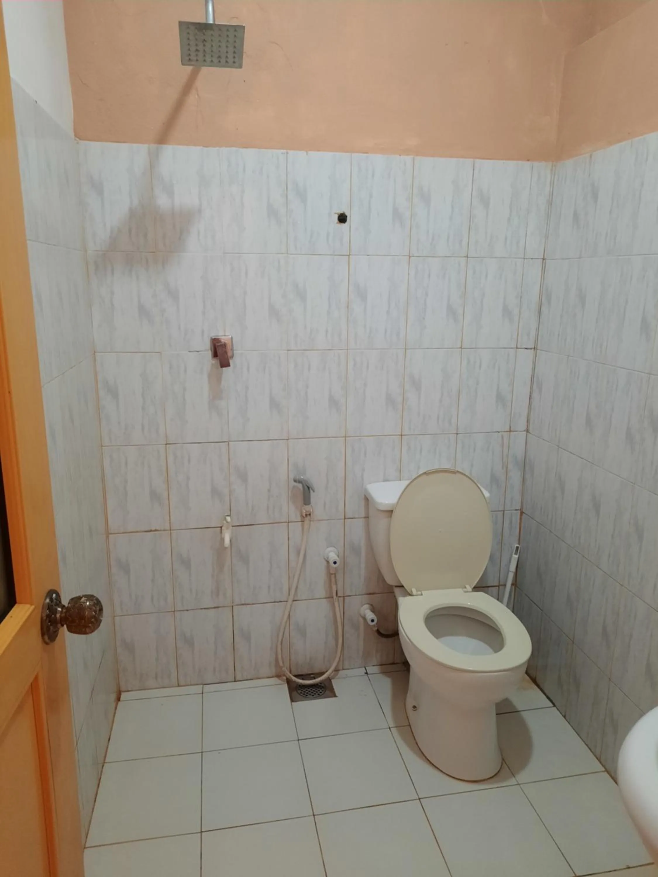 White Surfing Beach Resort