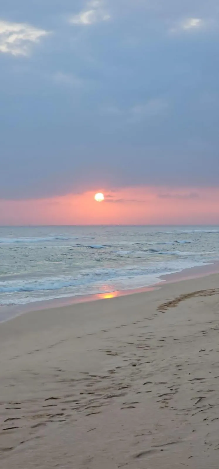 White Surfing Beach Resort