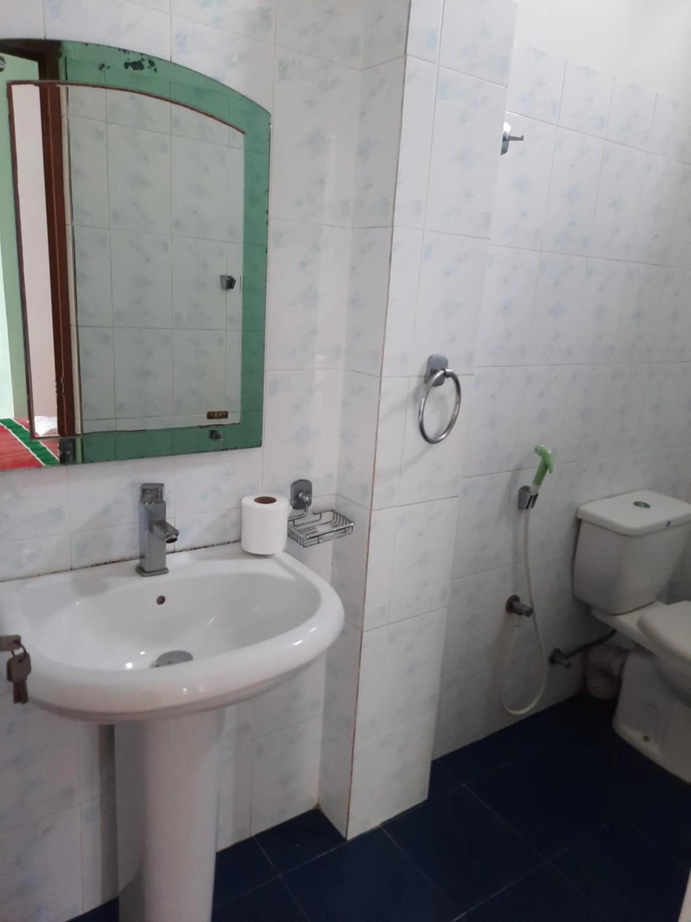 White Surfing Beach Resort