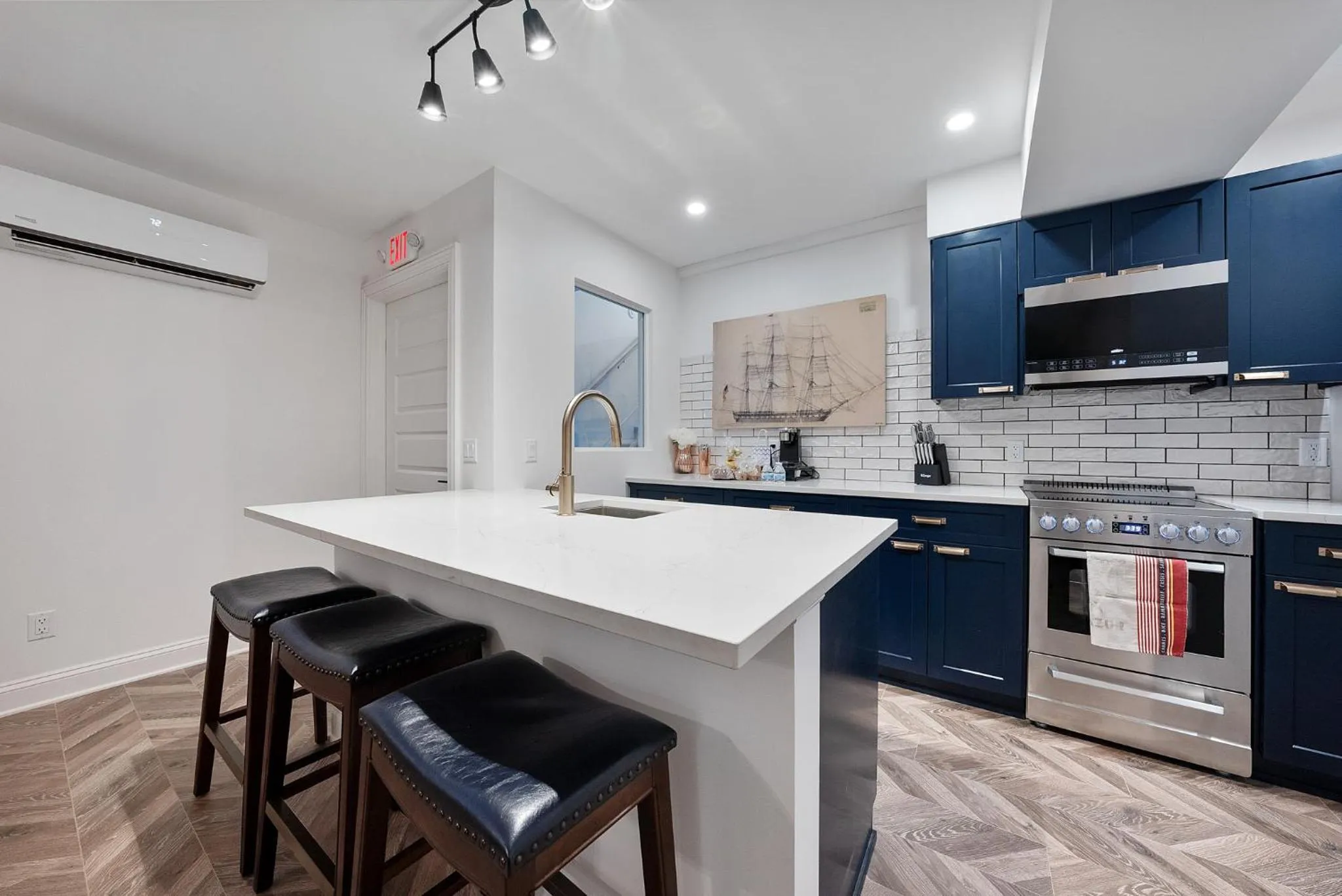 Property building in The Washington Downtown Boutique Hotel