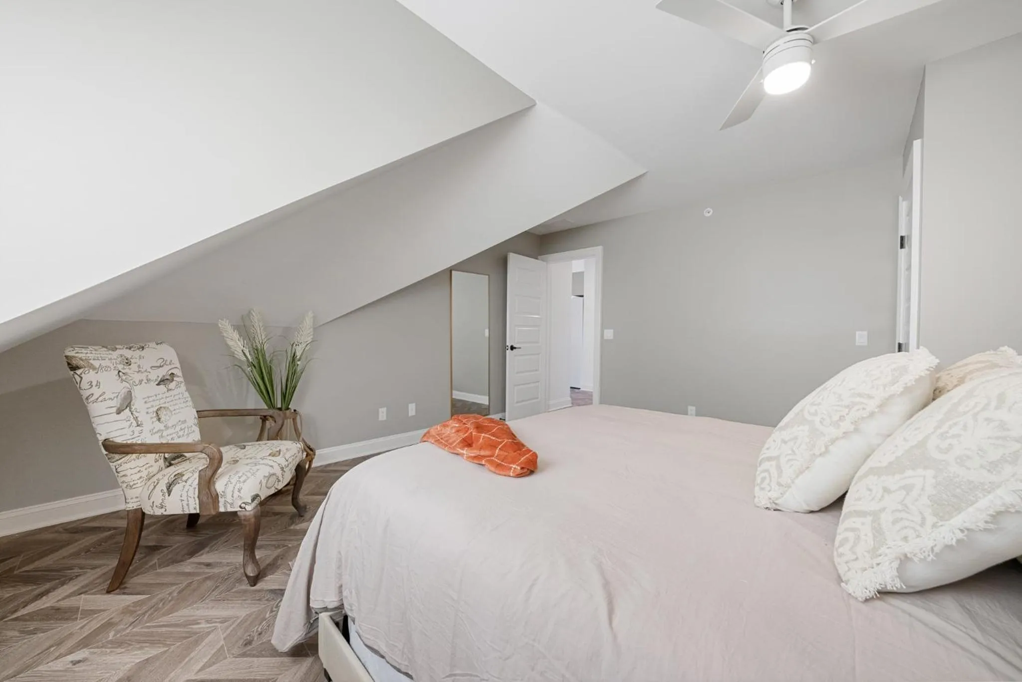 Bed in The Washington Downtown Boutique Hotel