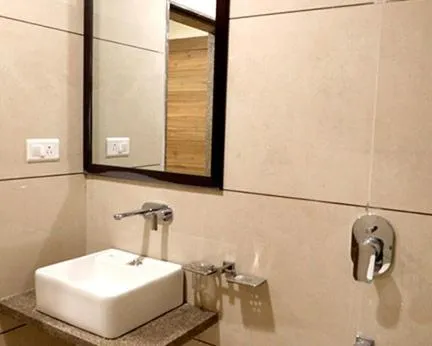 Adarsh Palace Hotel Near Bhopal Railway Station and Nadra Bus Stand Bhopal