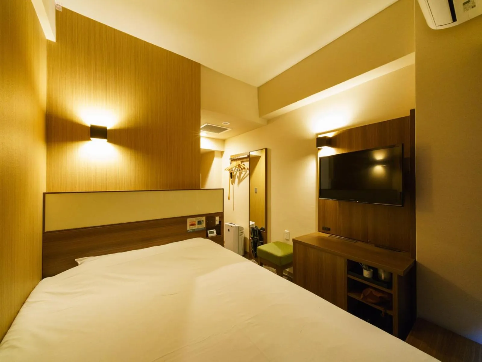 Photo of the whole room, Bed in Super Hotel Ikebukuro-Eki Kitaguchi