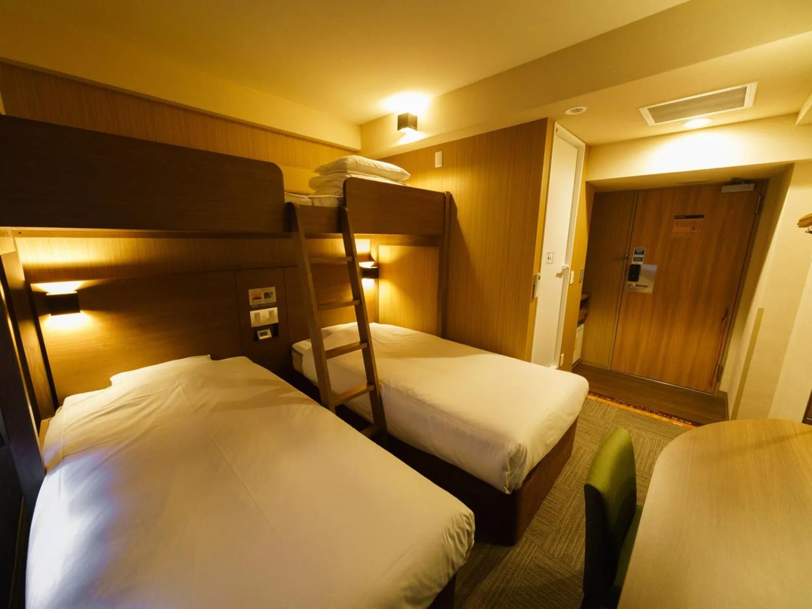 bunk bed, Bed in Super Hotel Ikebukuro-Eki Kitaguchi