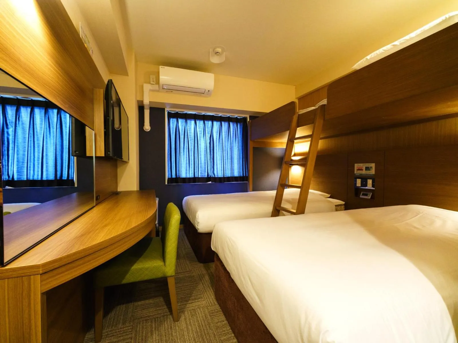 Photo of the whole room, Bed in Super Hotel Ikebukuro-Eki Kitaguchi