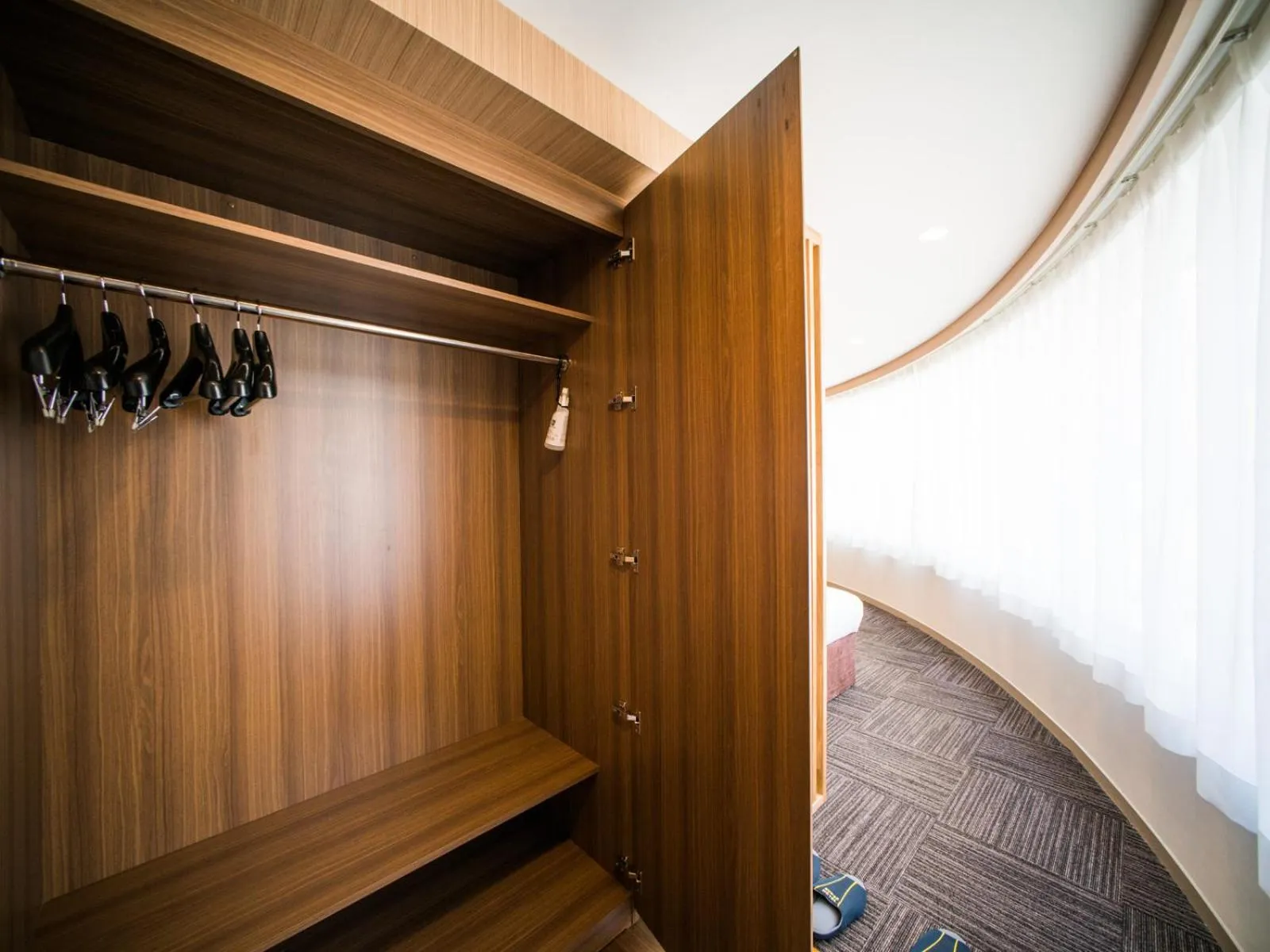 wardrobe in Super Hotel Ikebukuro-Eki Kitaguchi