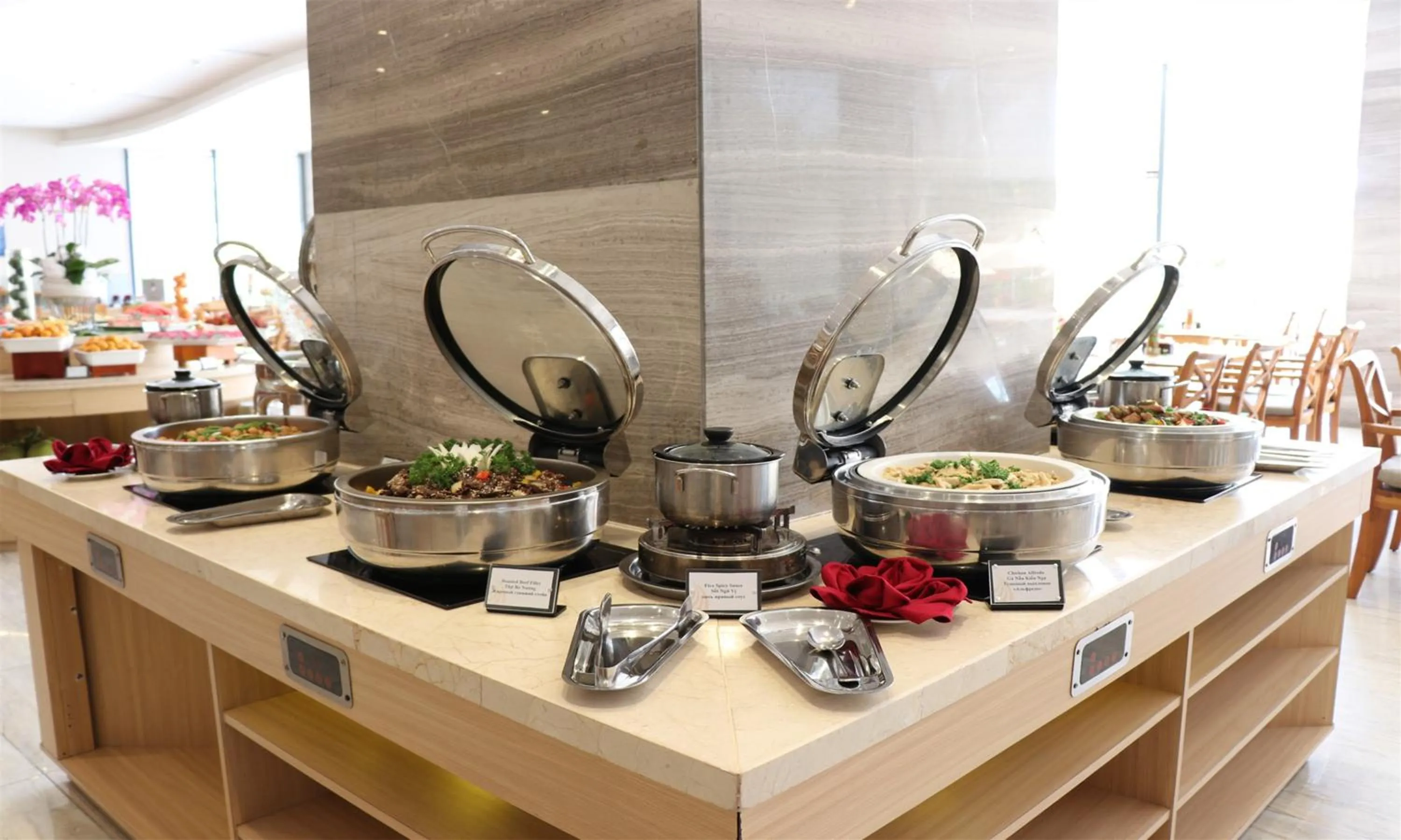 Restaurant/places to eat in Cam Ranh Riviera Beach Resort & Spa