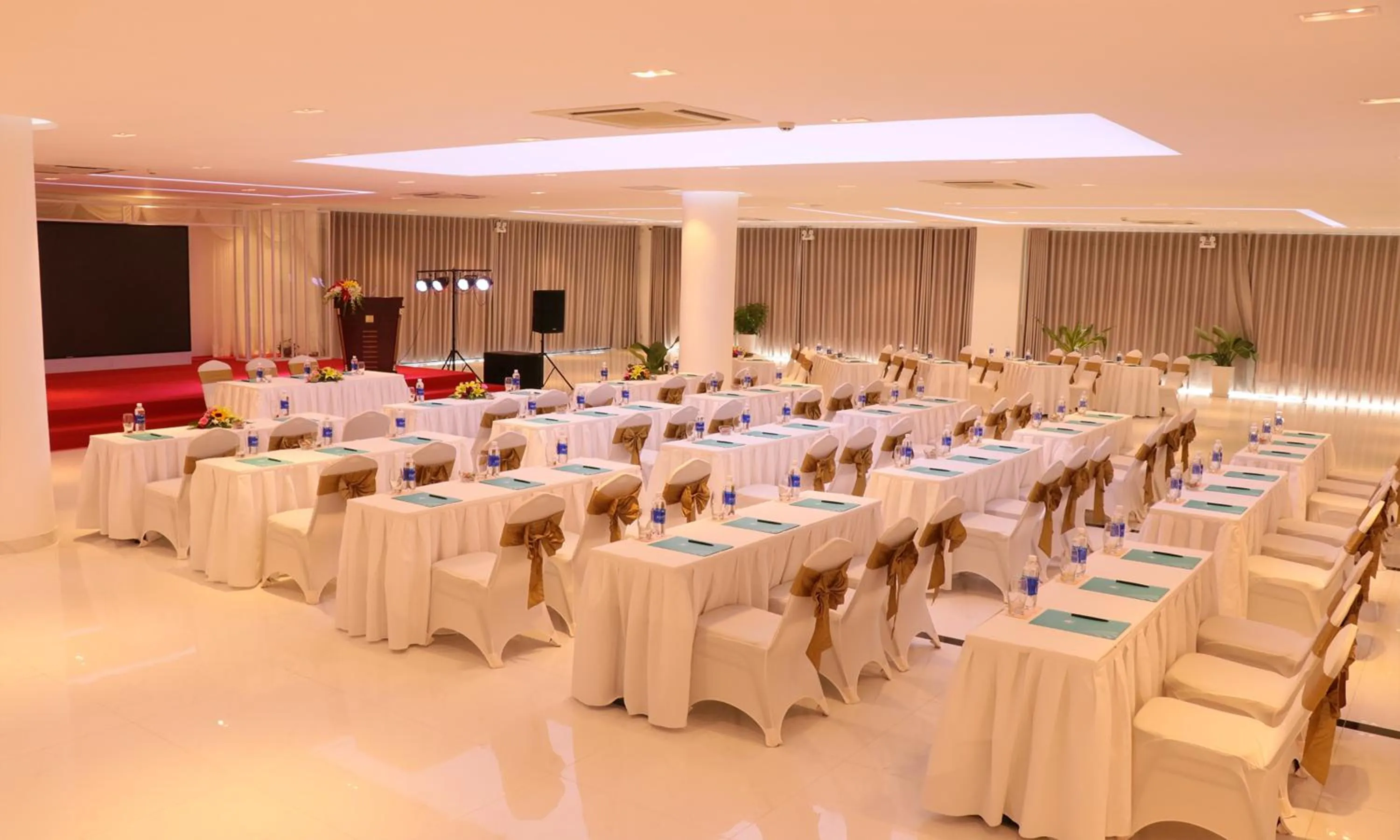 Meeting/conference room in Cam Ranh Riviera Beach Resort & Spa