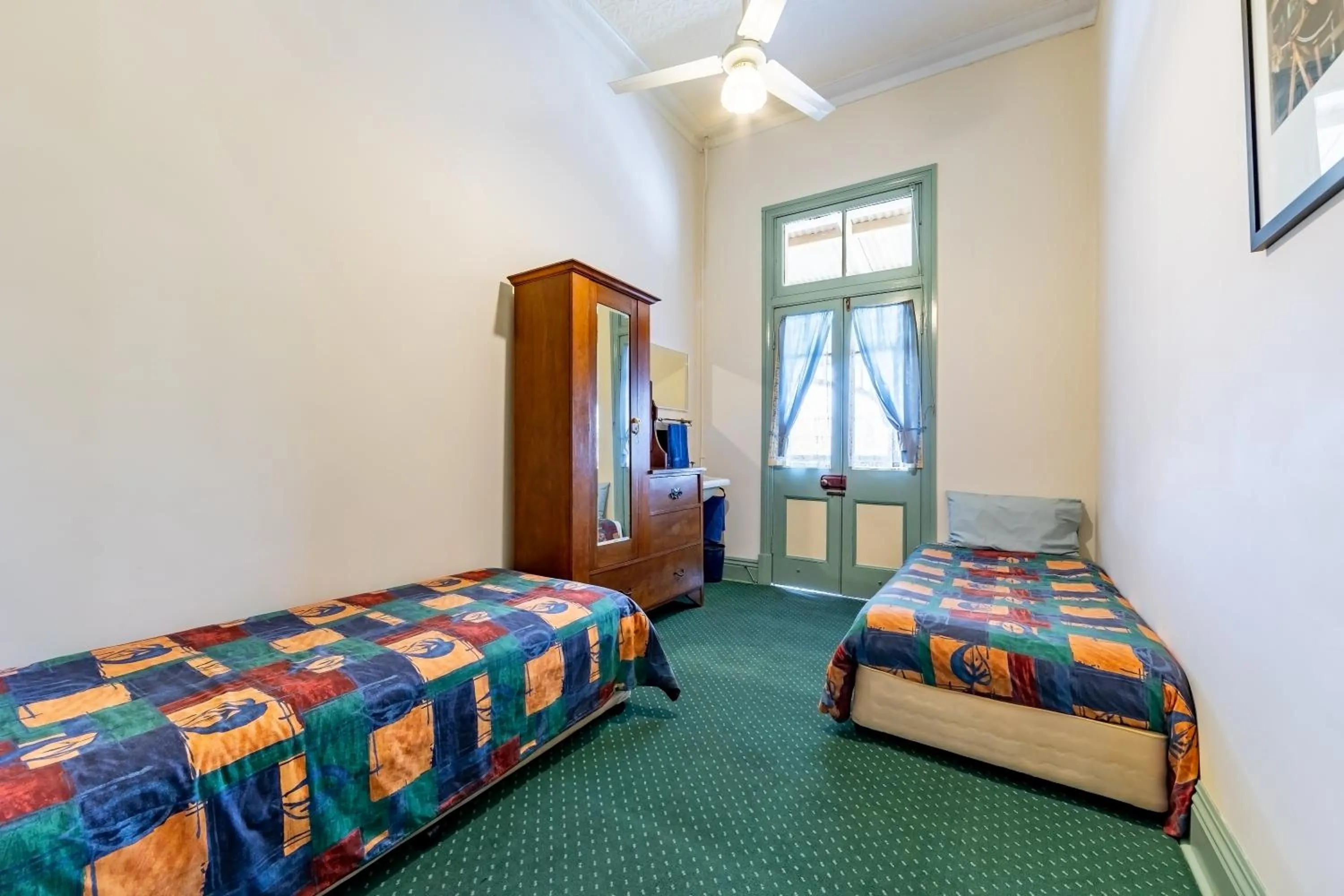 Bed in Criterion Warwick Hotel