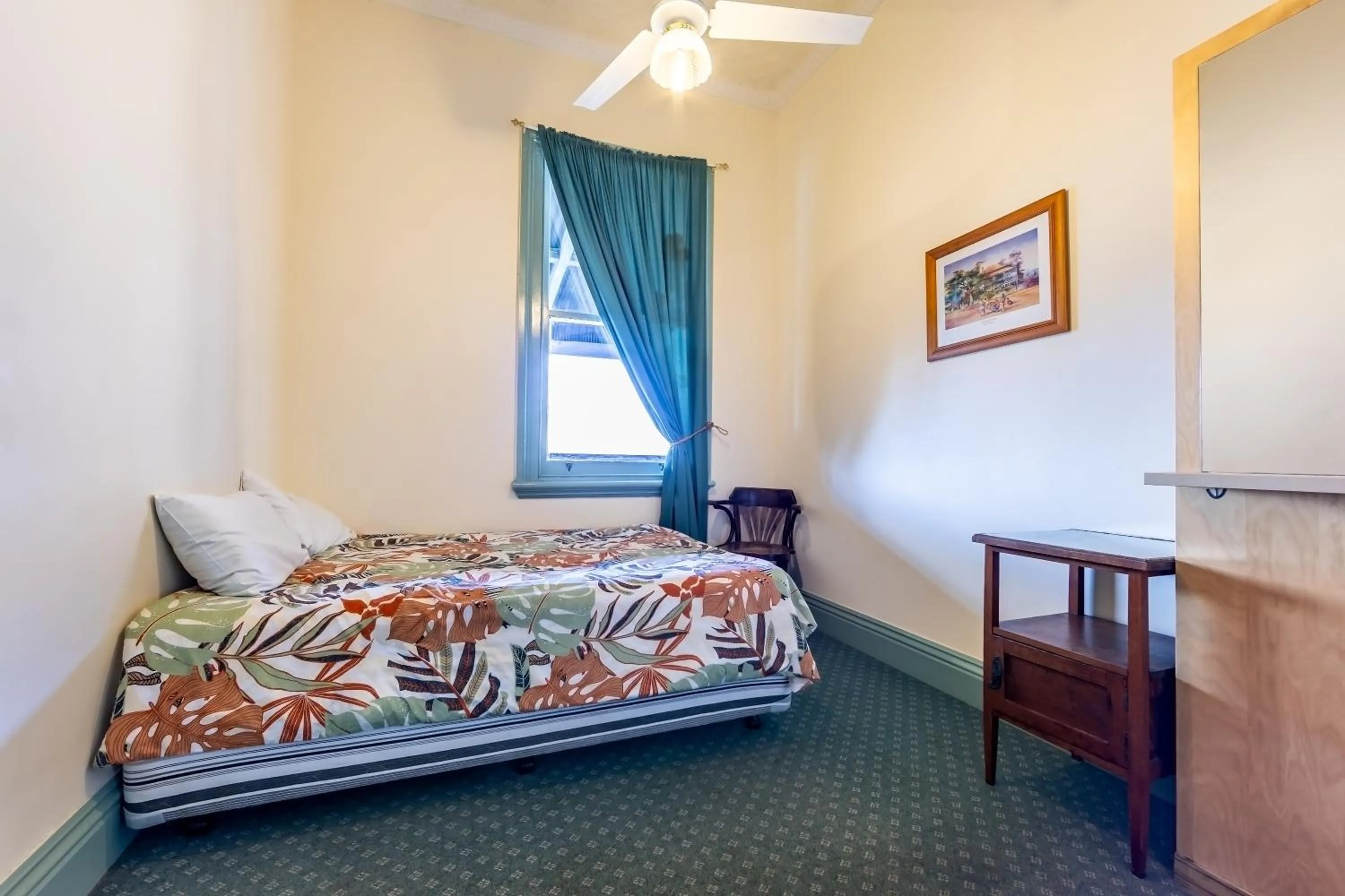 Bed in Criterion Warwick Hotel