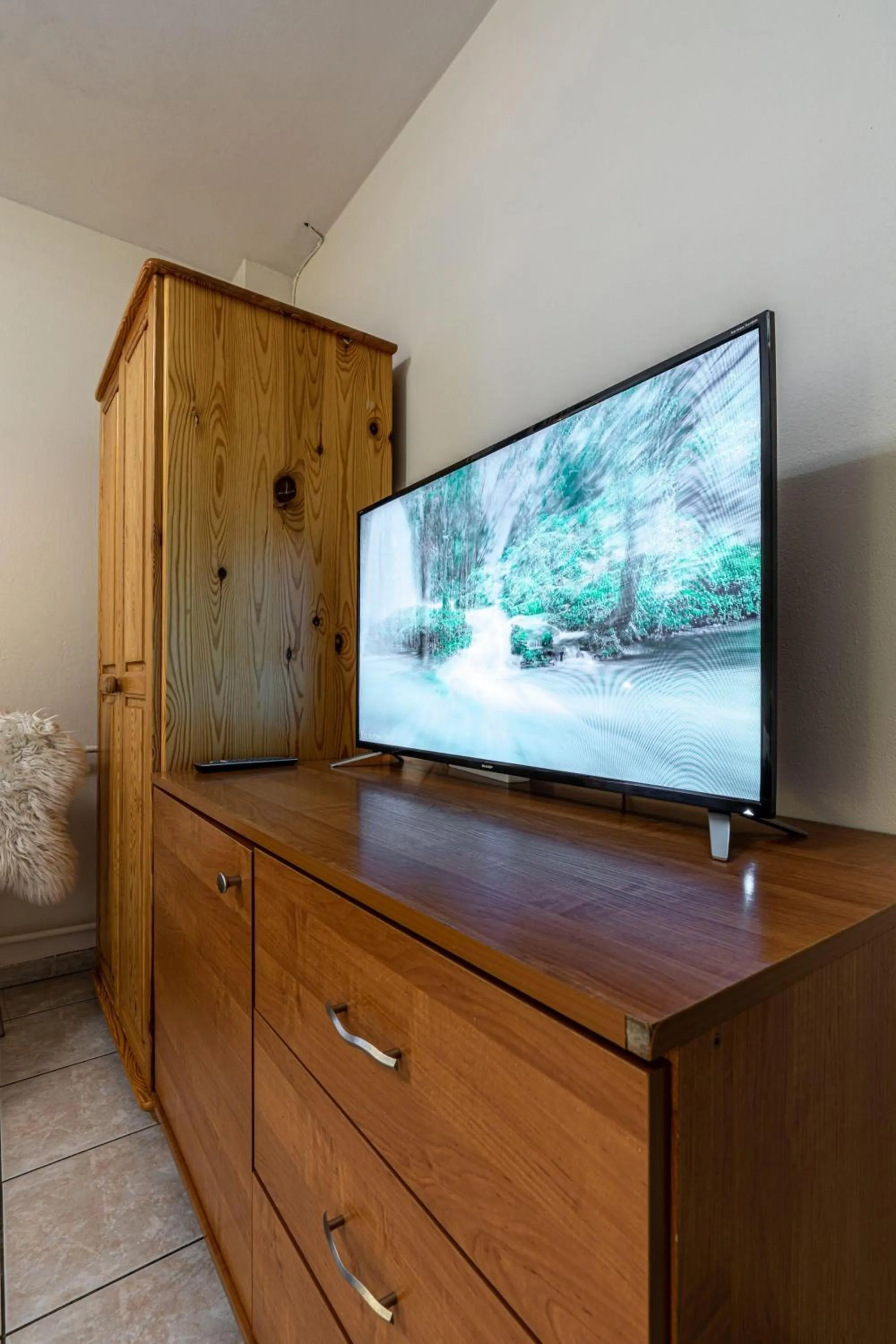 TV and multimedia in Liberta INN - Pokoje Gościnne