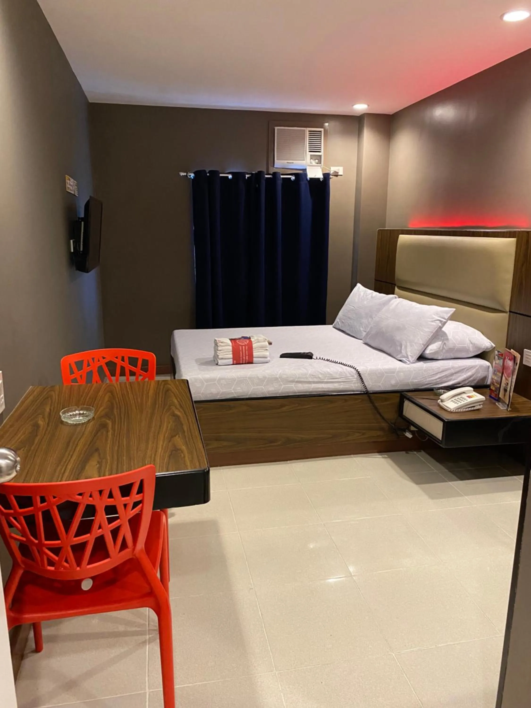 Photo of the whole room in Hotel Sogo - EDSA Trinoma