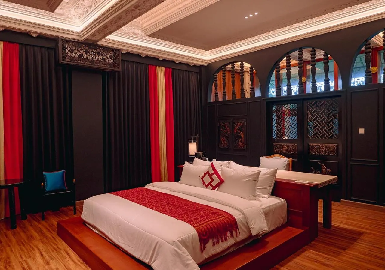 Bedroom, Bed in House of Tugu, Old Town Jakarta