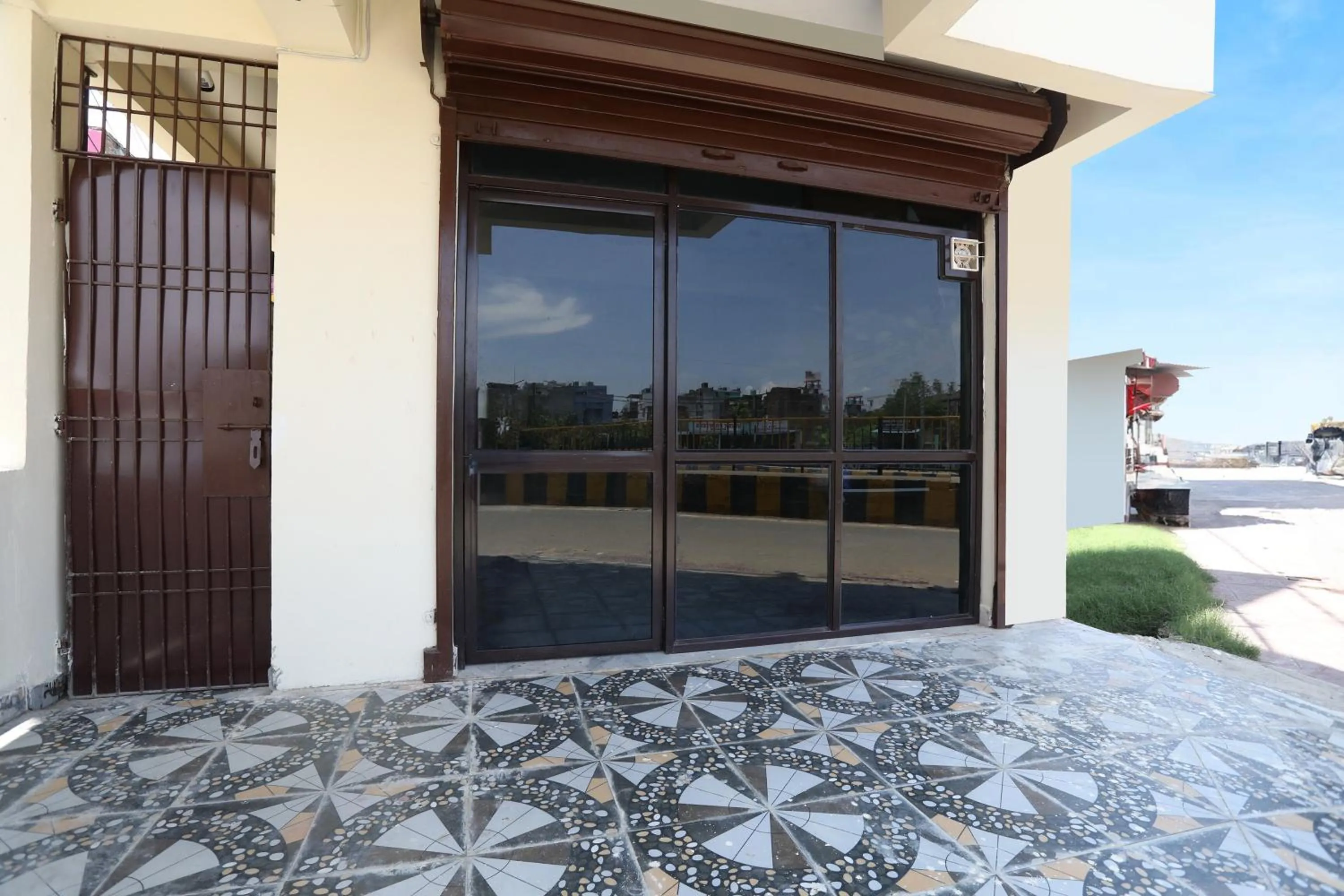 Facade/entrance in Hotel O M.V PALACE