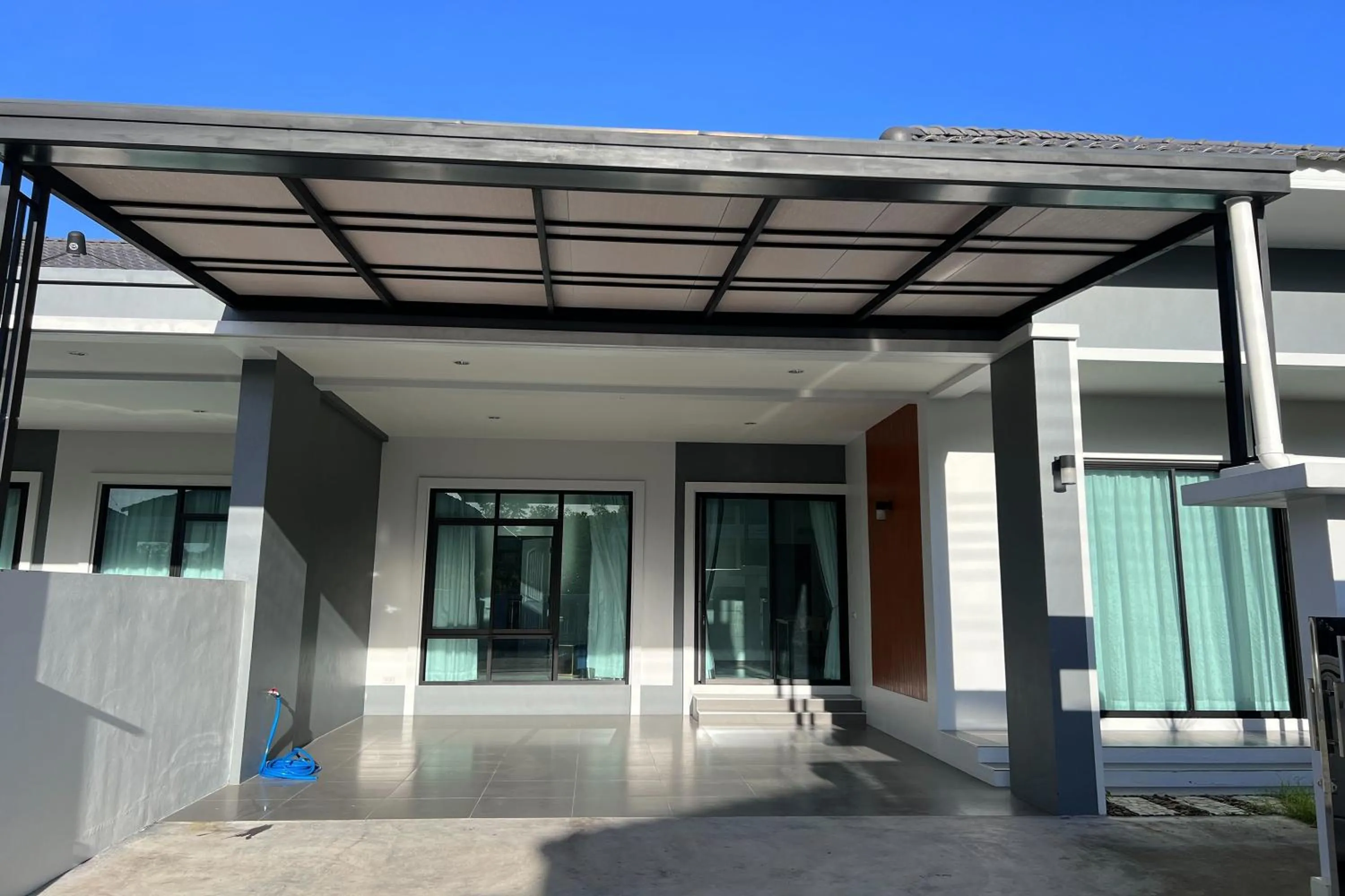 Property building in POOMe House