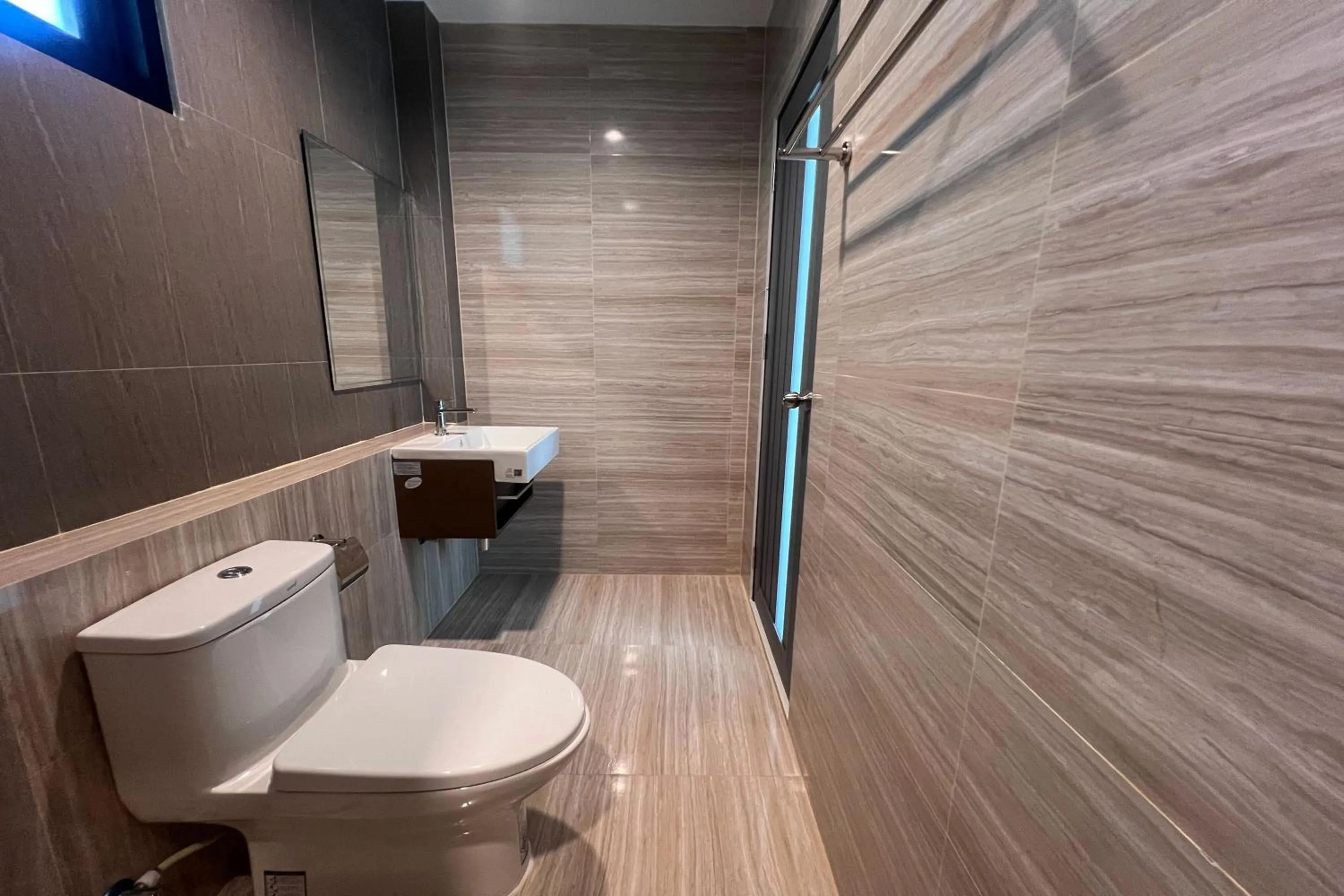 Bathroom in POOMe House