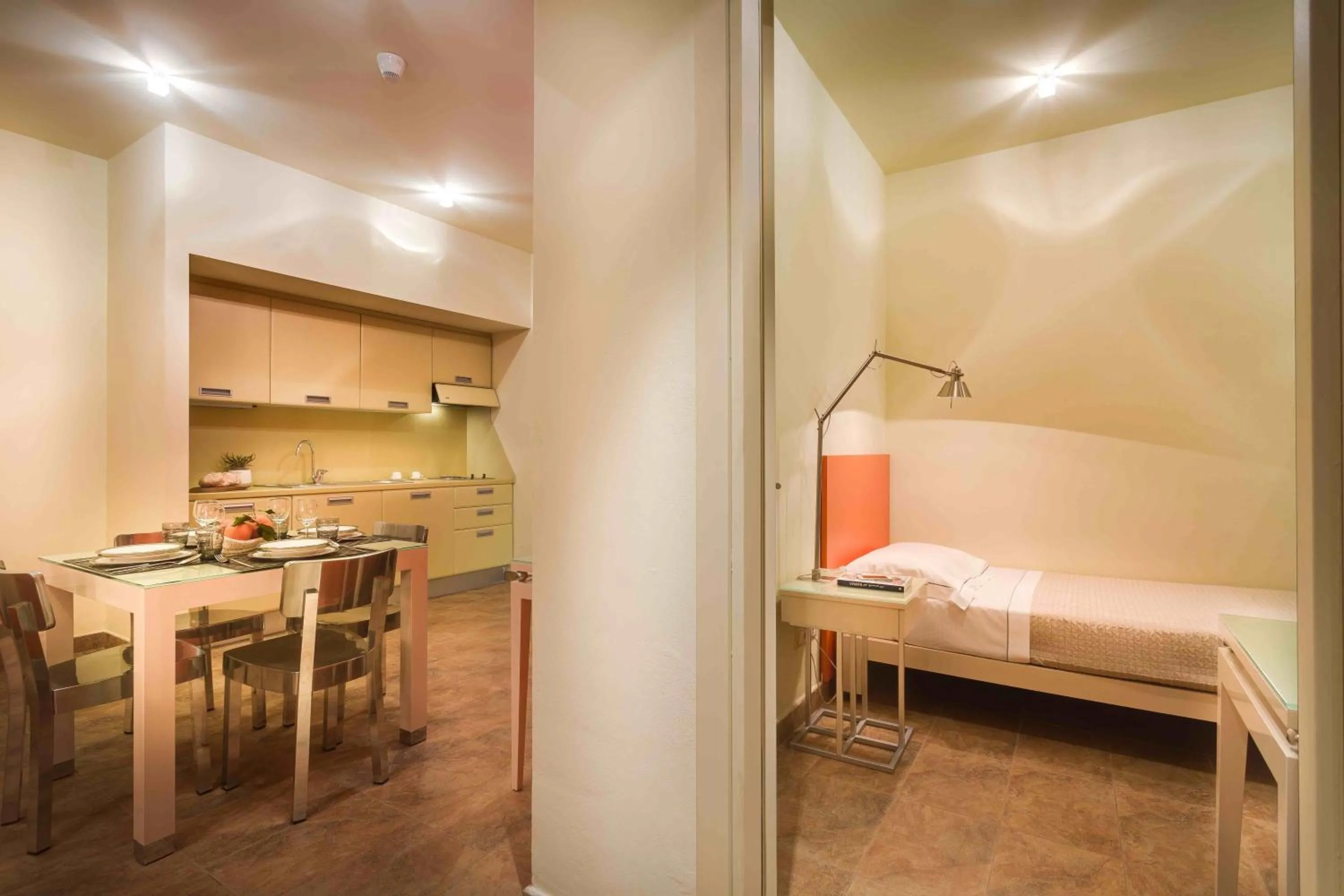 Photo of the whole room, Bed in PopArtment