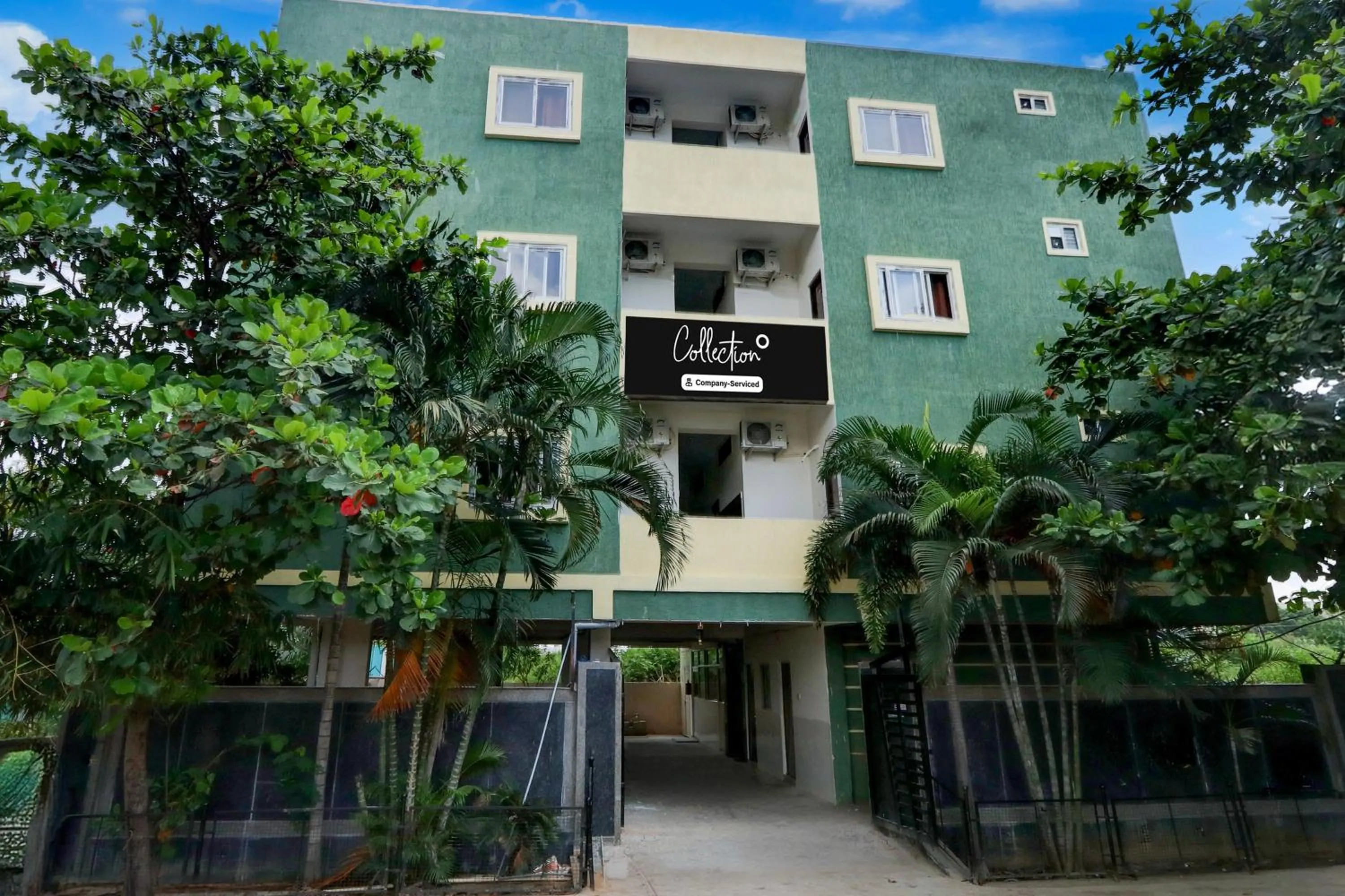 Facade/entrance in Collection O Kukatpally S Palace