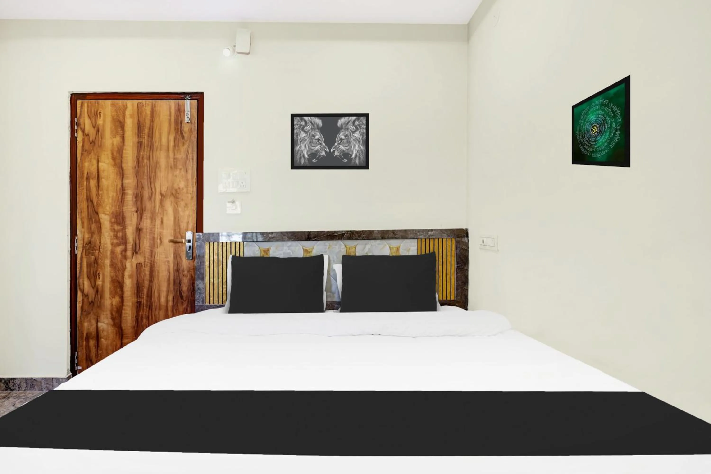 Bedroom, Bed in Super Hotel O Vizianagaram Near Railway Station