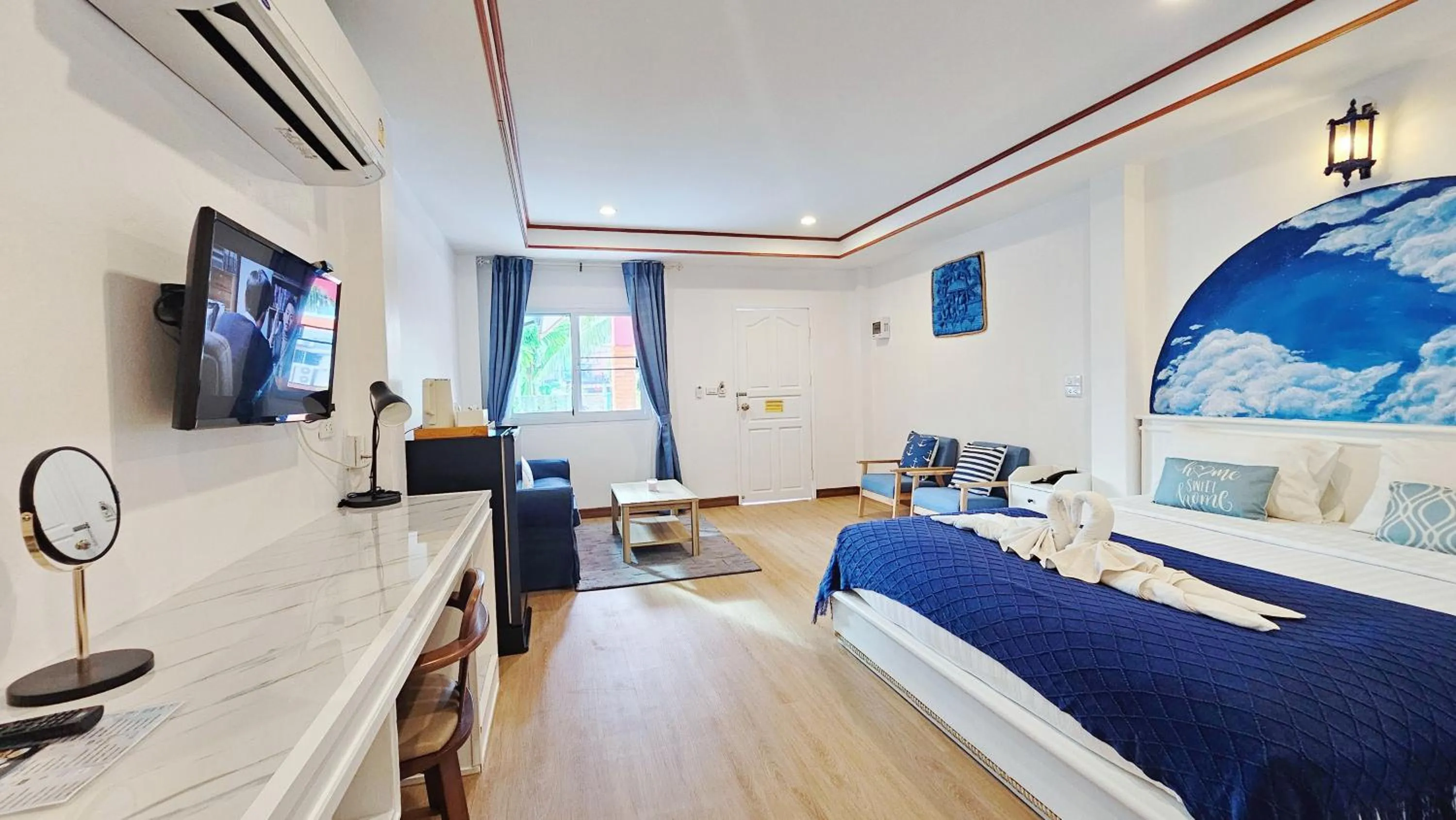 Photo of the whole room, Bed in Phaithong Sotel Resort