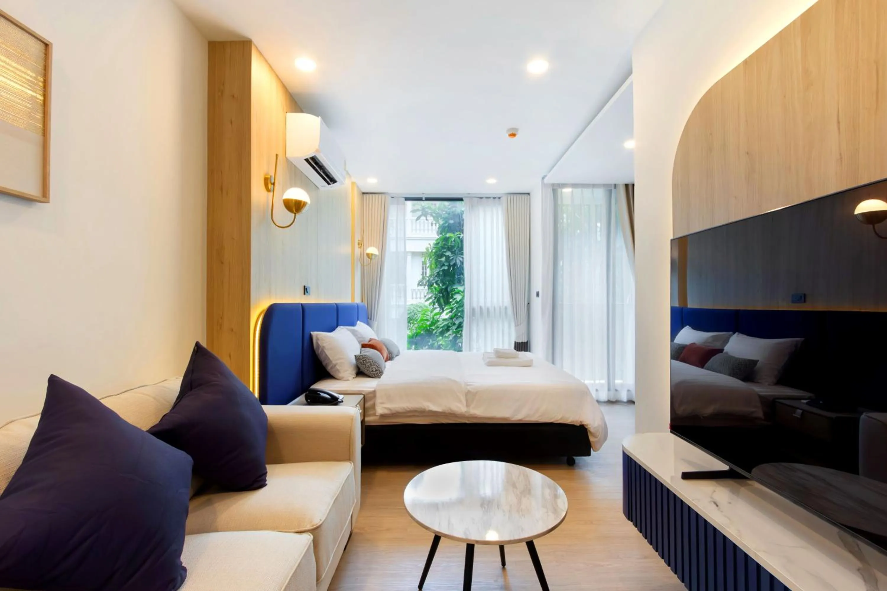 Bedroom, Bed in Aquila Hotel Bangkok