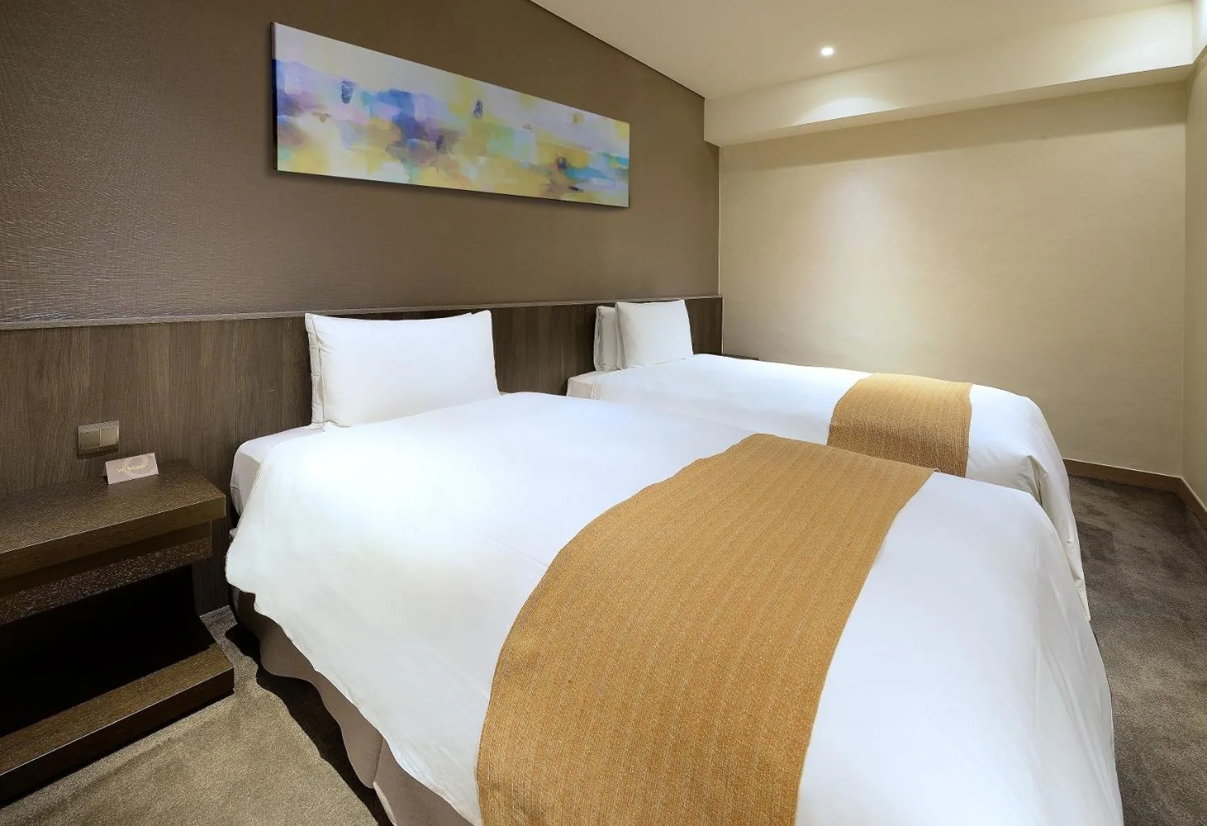 Bed in Hualien Holiday Hotel