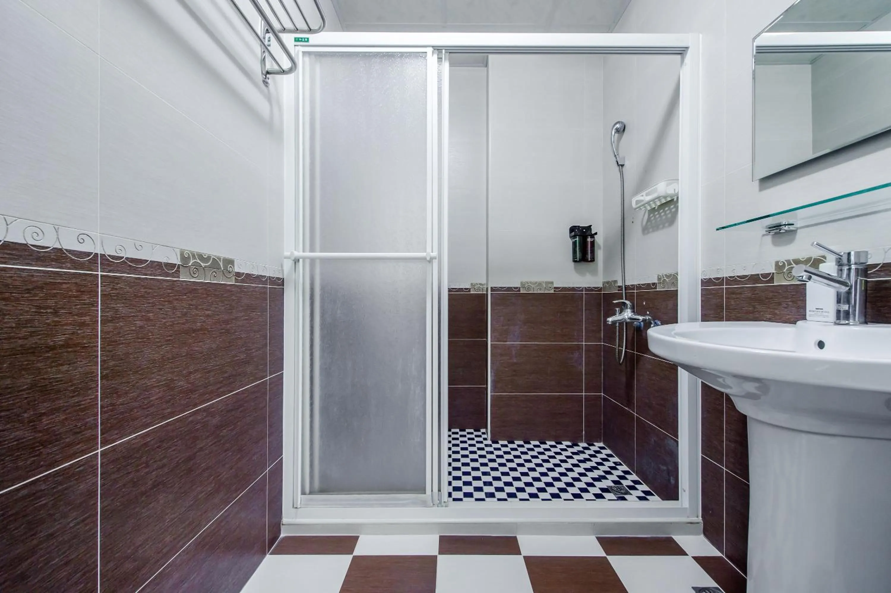 Shower in Sakura B&B