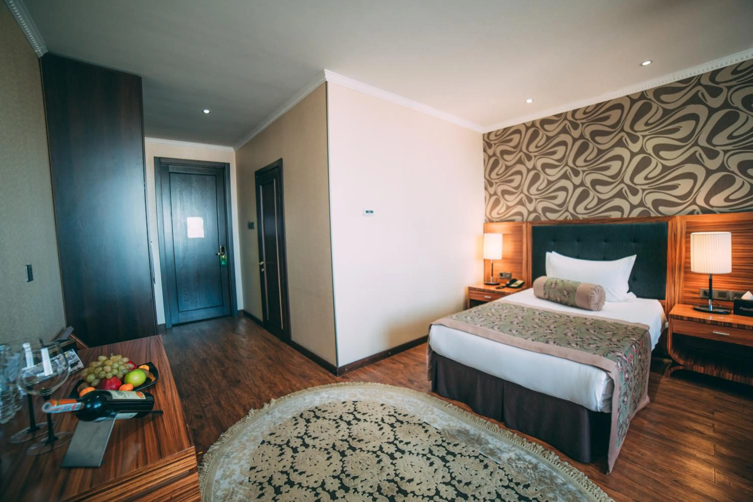 Bed in Damas International Hotel