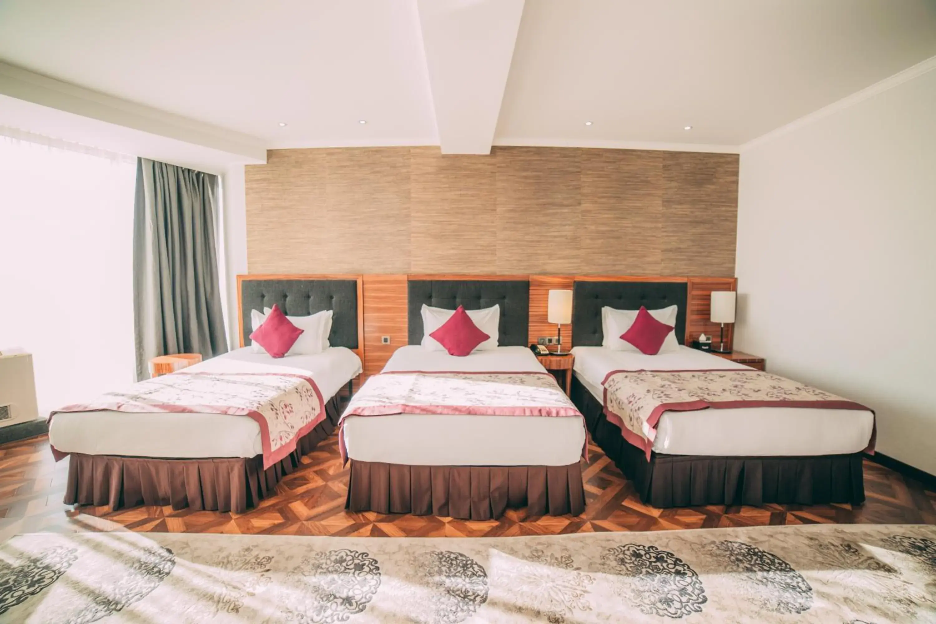 Superior Triple Room in Damas International Hotel Superior Triple Room in Damas International Hotel