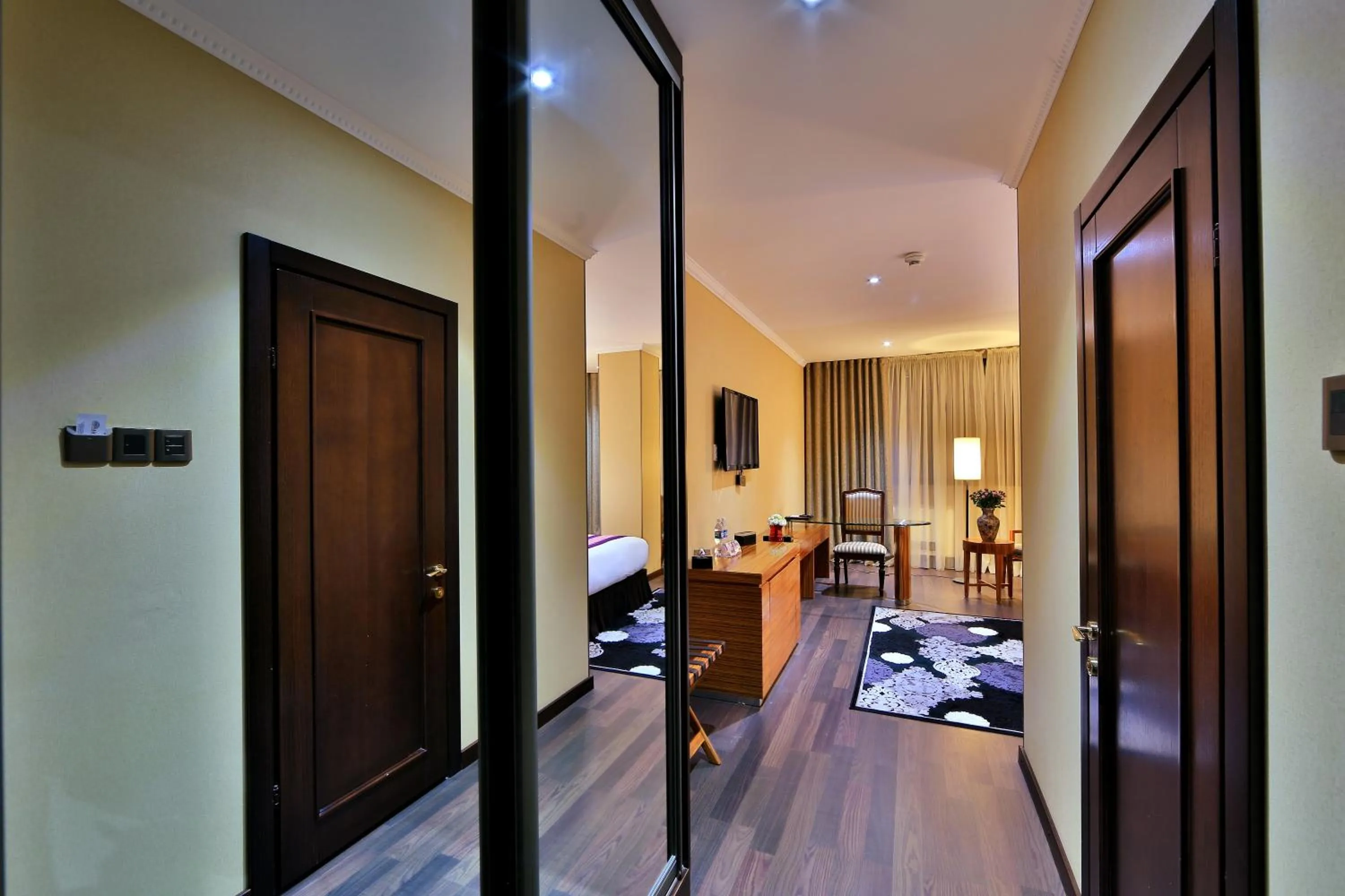 Area and facilities, Bed in Damas International Hotel