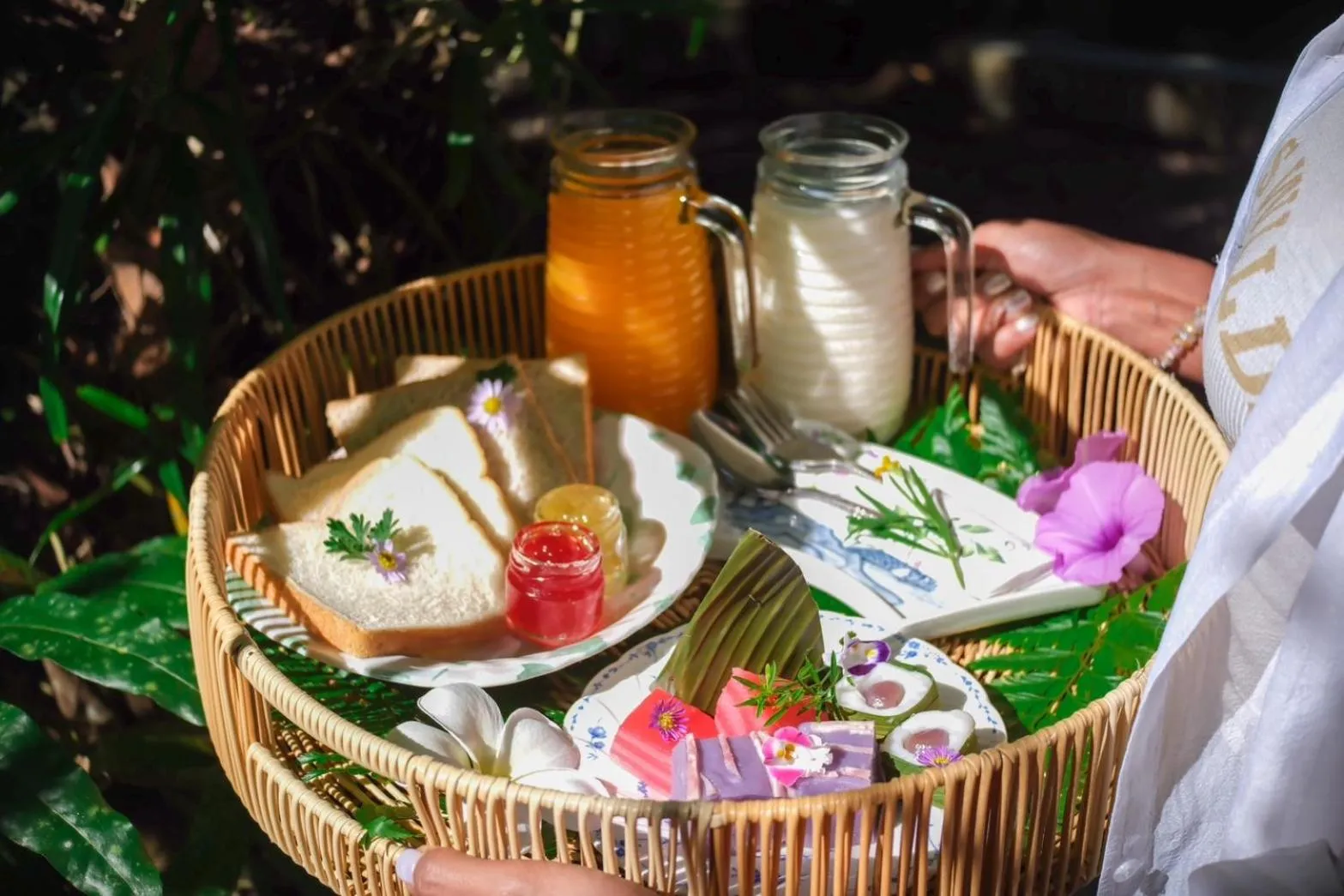 Food and drinks in Blu Monkey Pooltara Krabi Hotel & Villas Pet Friendly