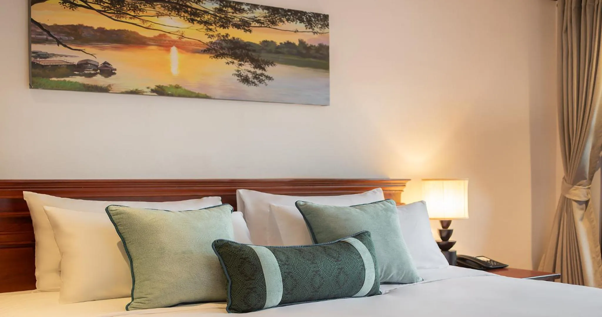 Bed in U Luang Prabang