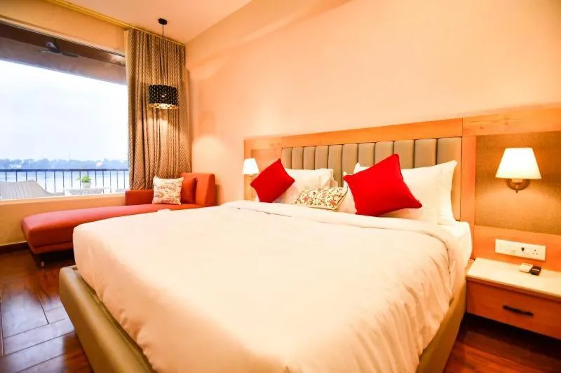 Photo of the whole room, Bed in Hotel Aviral Ganga