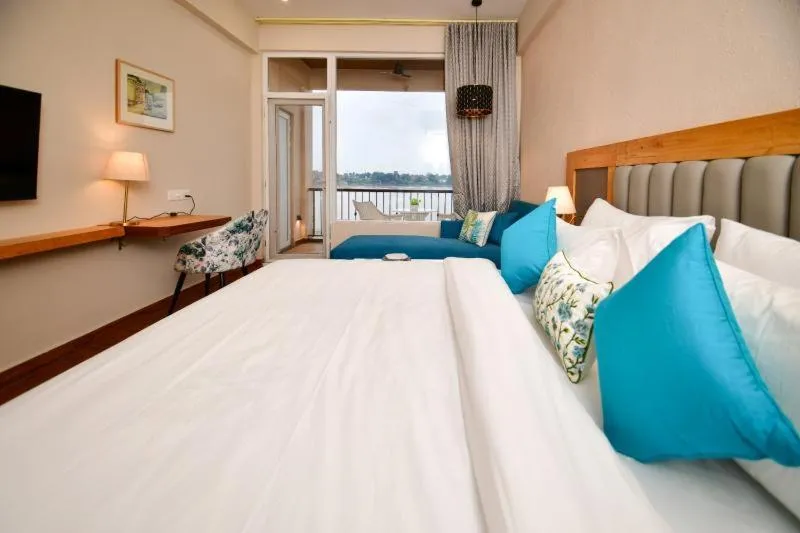 TV and multimedia, Bed in Hotel Aviral Ganga