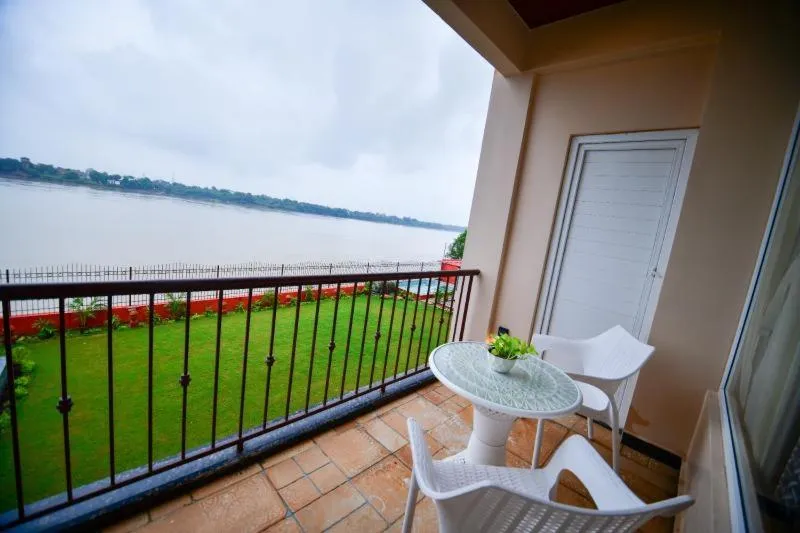 Seating area in Hotel Aviral Ganga