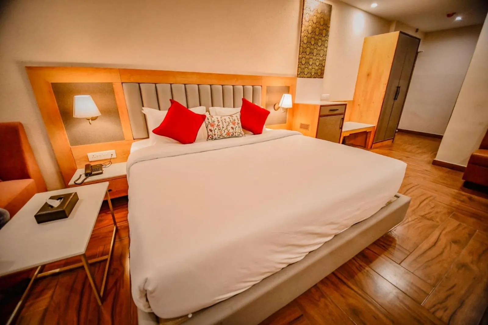 Photo of the whole room, Bed in Hotel Aviral Ganga