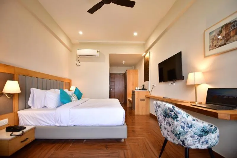 Photo of the whole room, Bed in Hotel Aviral Ganga