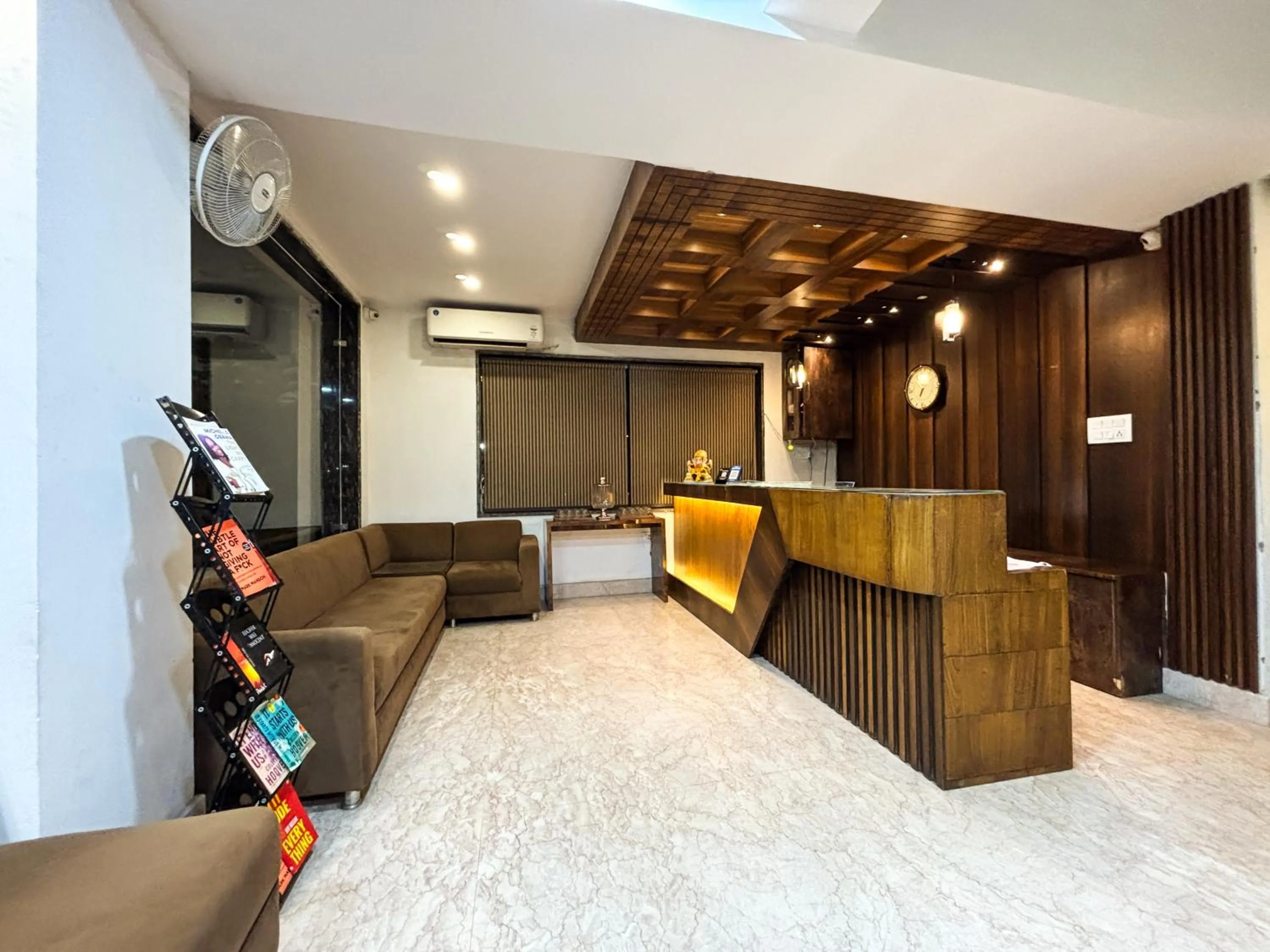 Lobby or reception in Hotel Shoolin Suites Boutique Haridwar