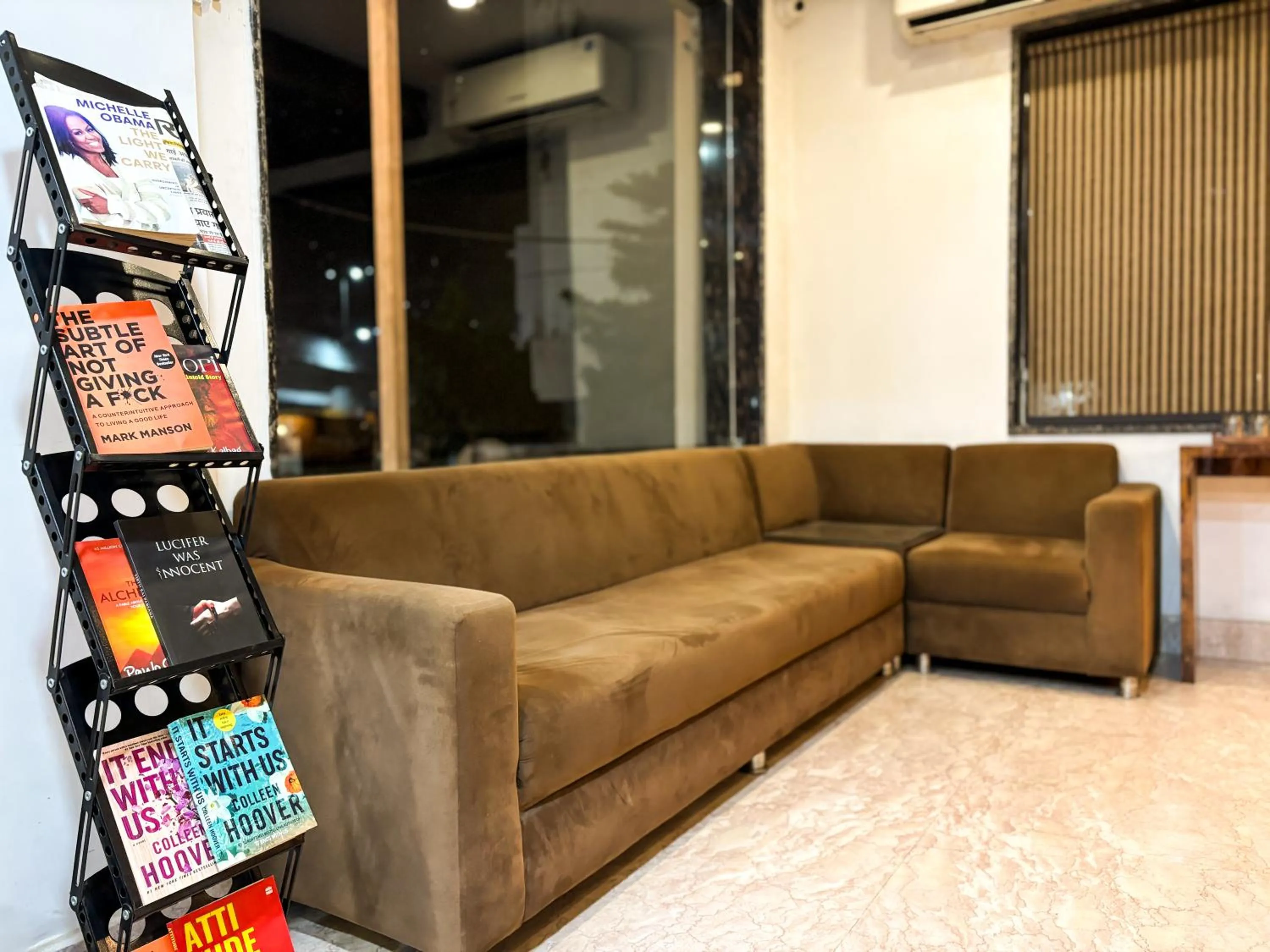 Seating area in Hotel Shoolin Suites Boutique Haridwar