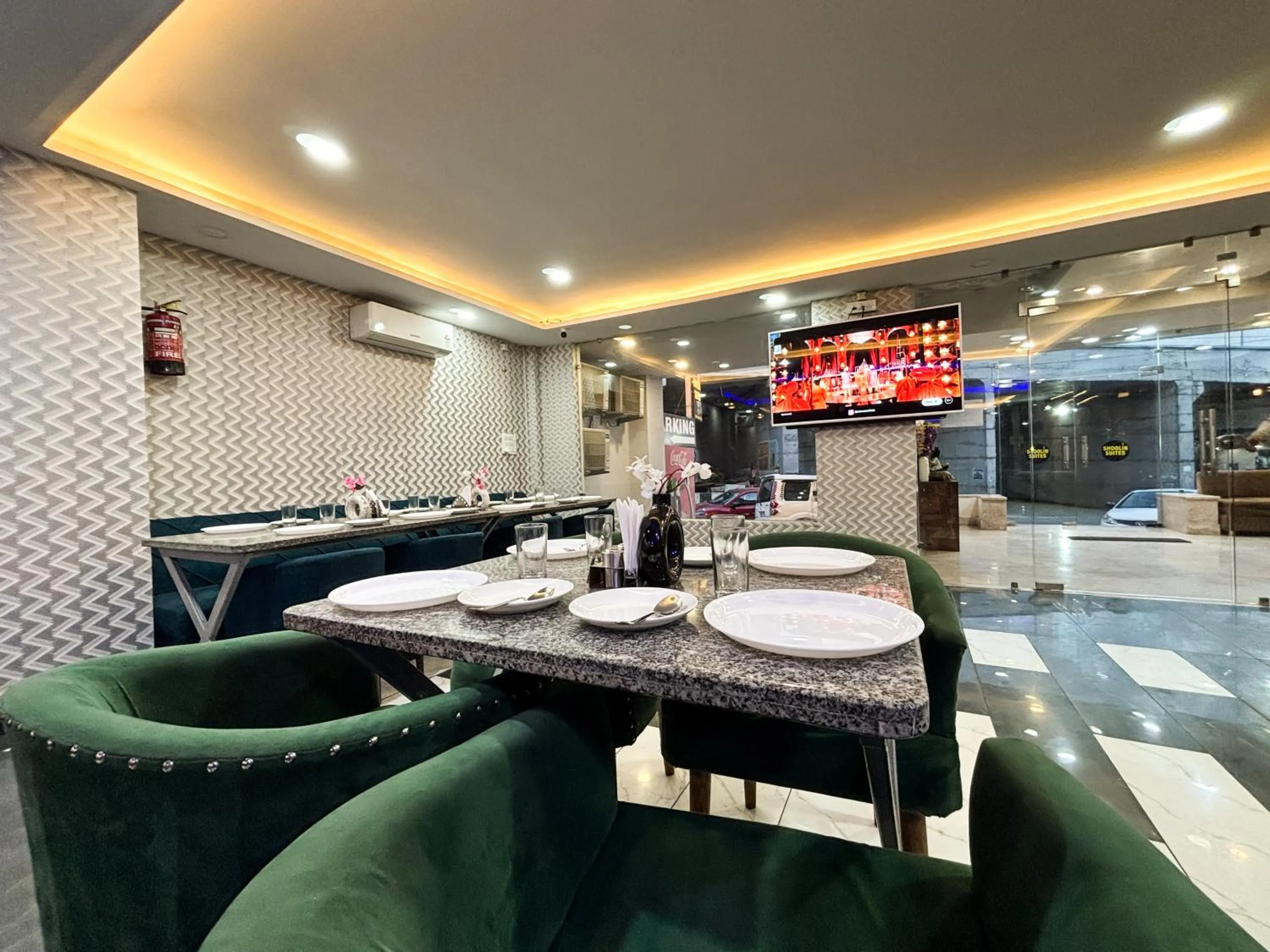 Restaurant/places to eat in Hotel Shoolin Suites Boutique Haridwar