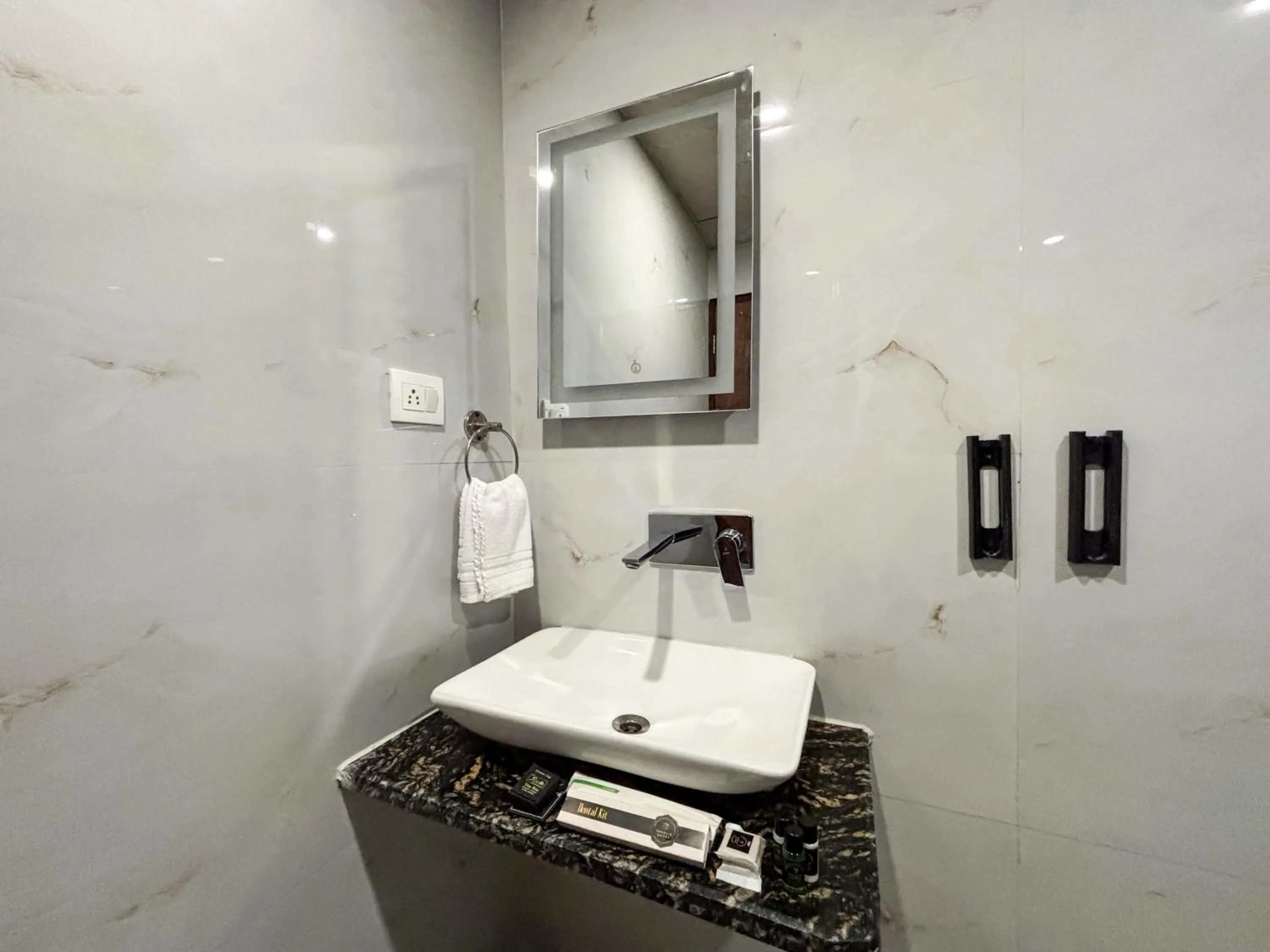 Bathroom in Hotel Shoolin Suites Boutique Haridwar