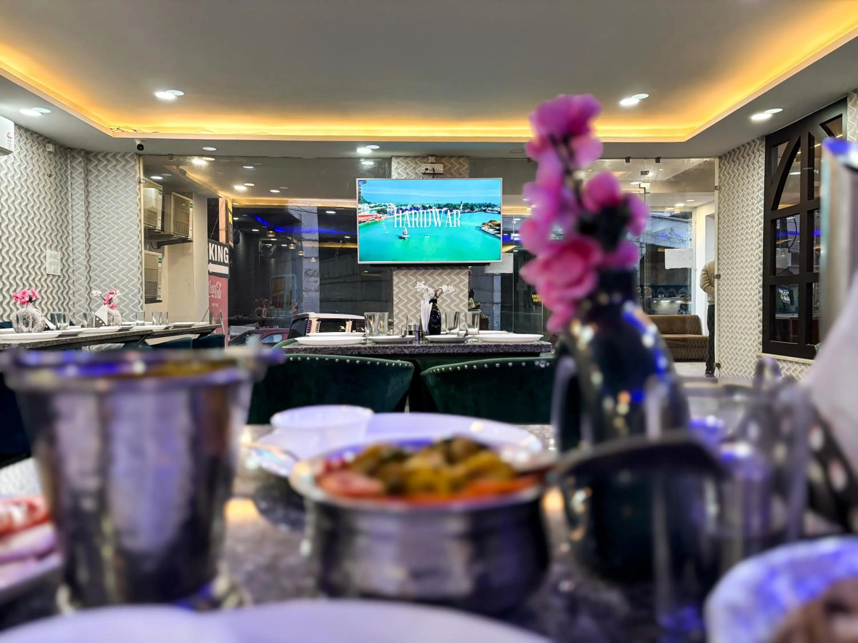 Breakfast in Hotel Shoolin Suites Boutique Haridwar